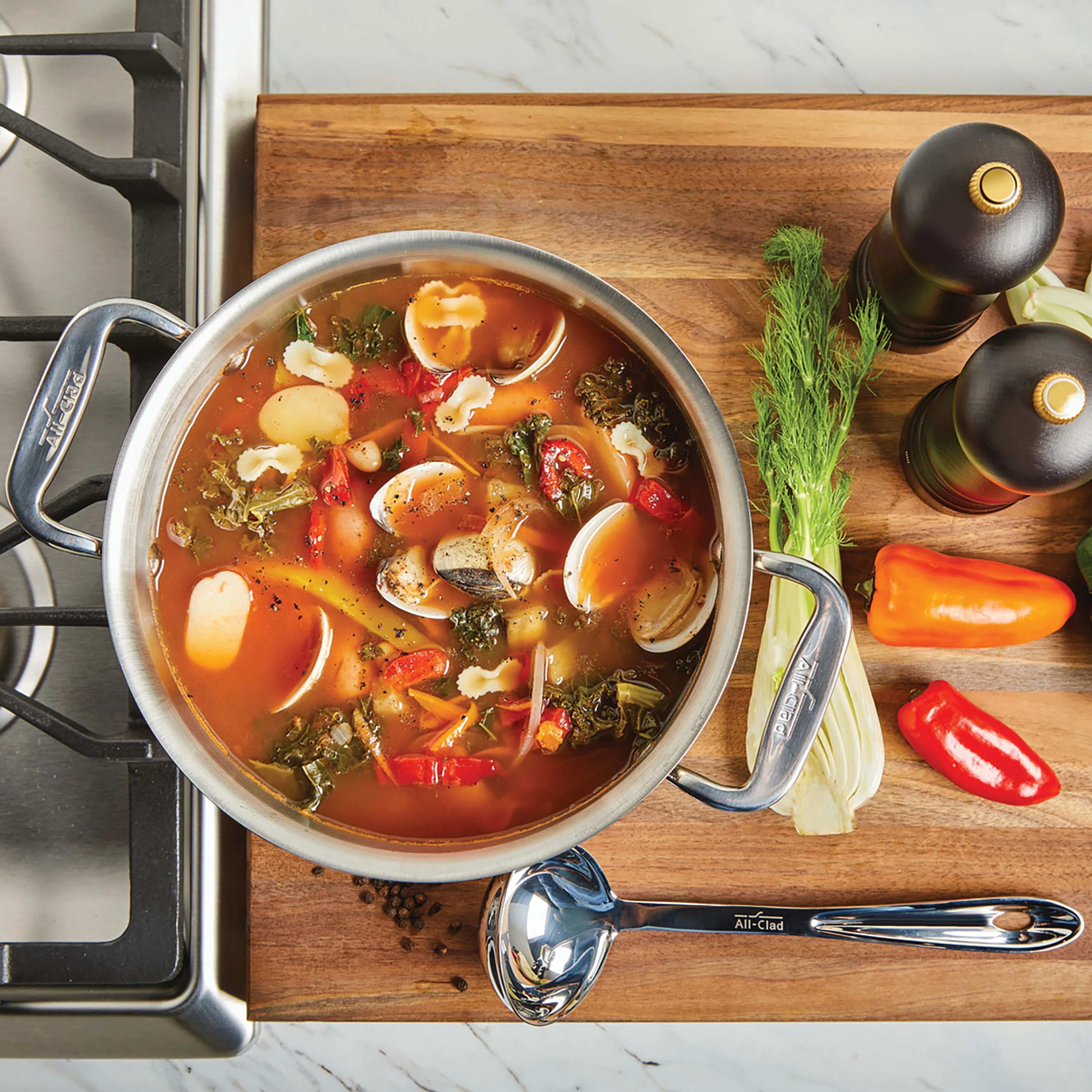 All-Clad Copper Core 8-quart Stock Pot - Image 4