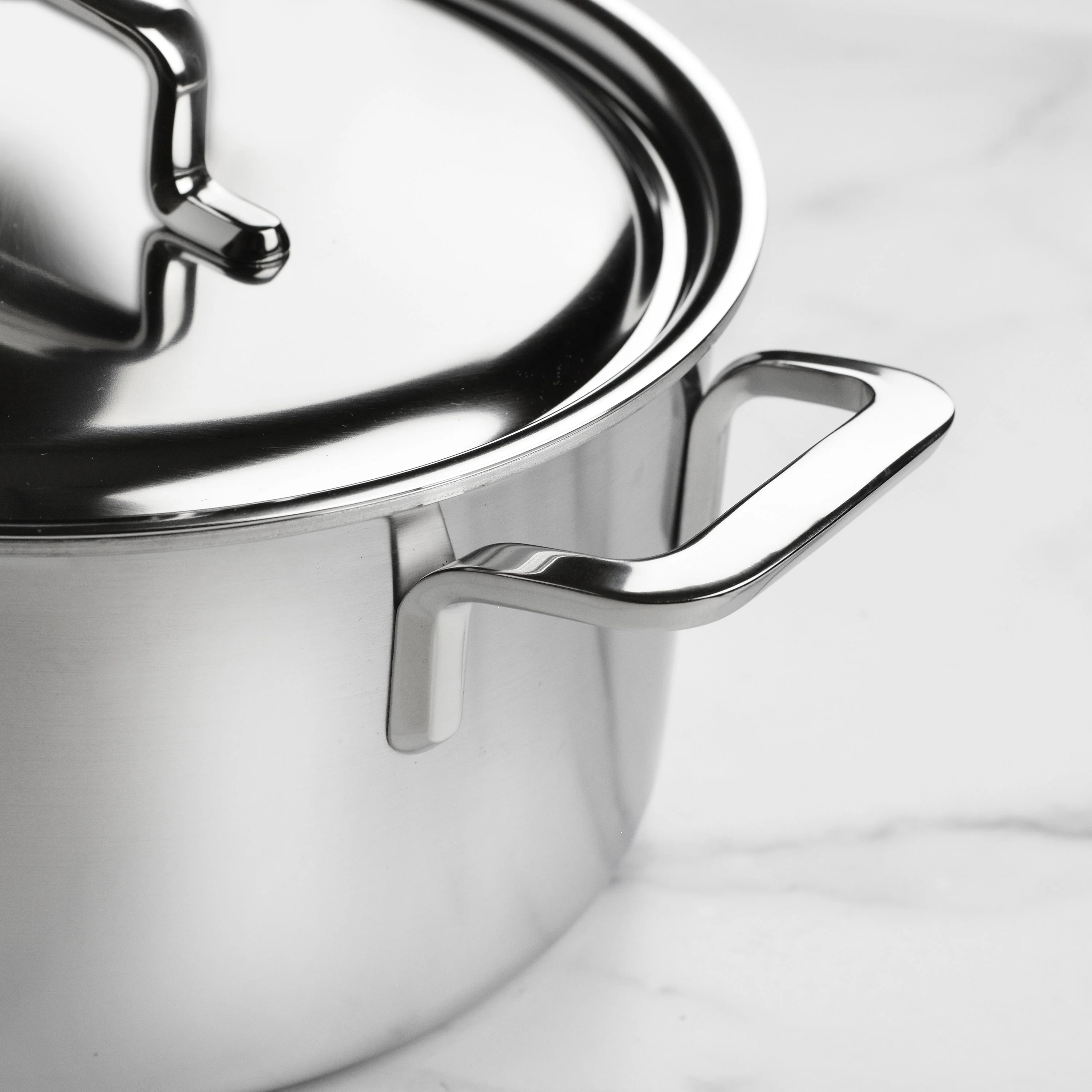 Demeyere 5-Plus 9-quart Stainless Steel Dutch Oven - Image 4