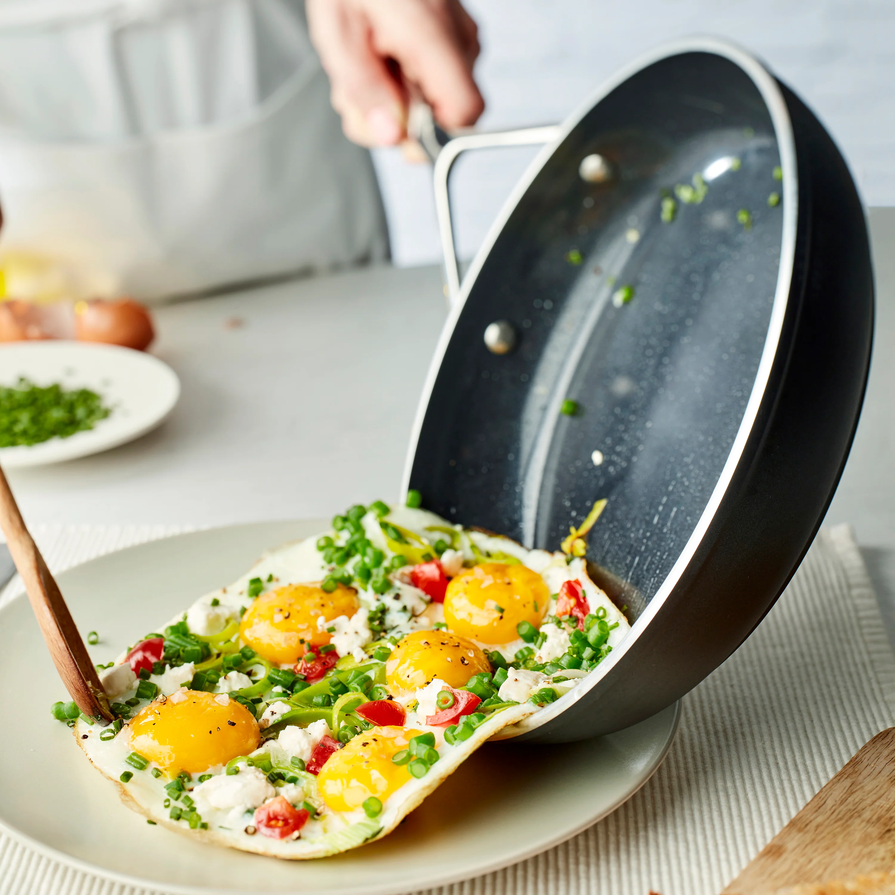 Demeyere AluPro 10" Ceramic Nonstick Fry Pan - Image 6