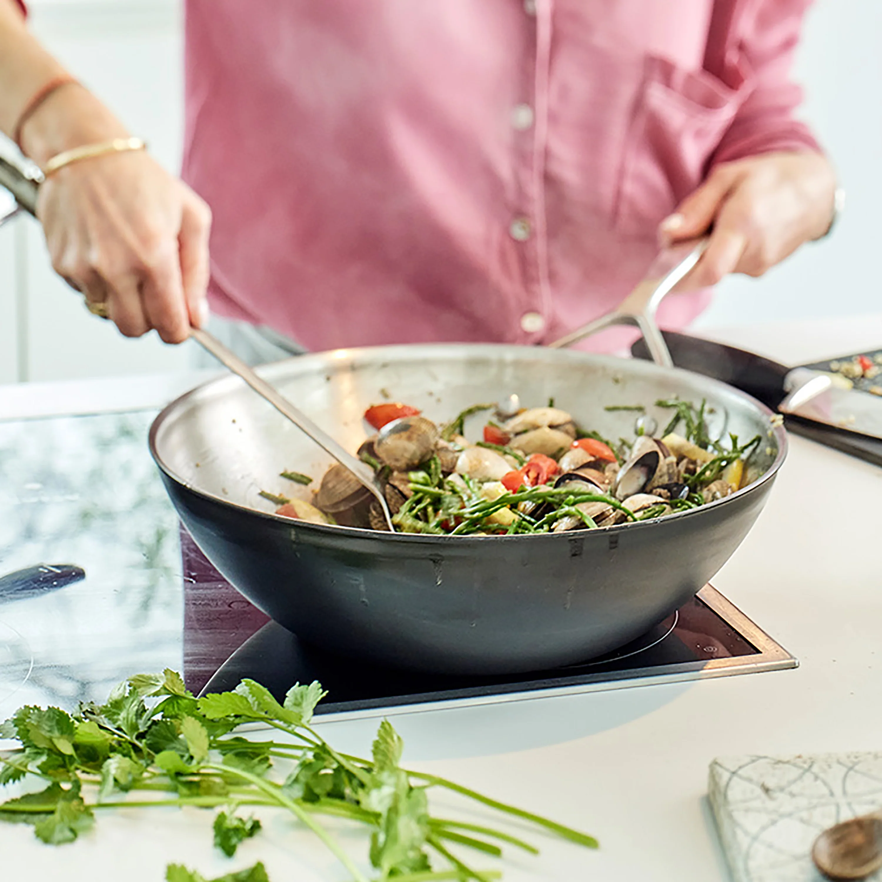 Demeyere Black 3.2-quart Flat Bottom Wok - Image 2