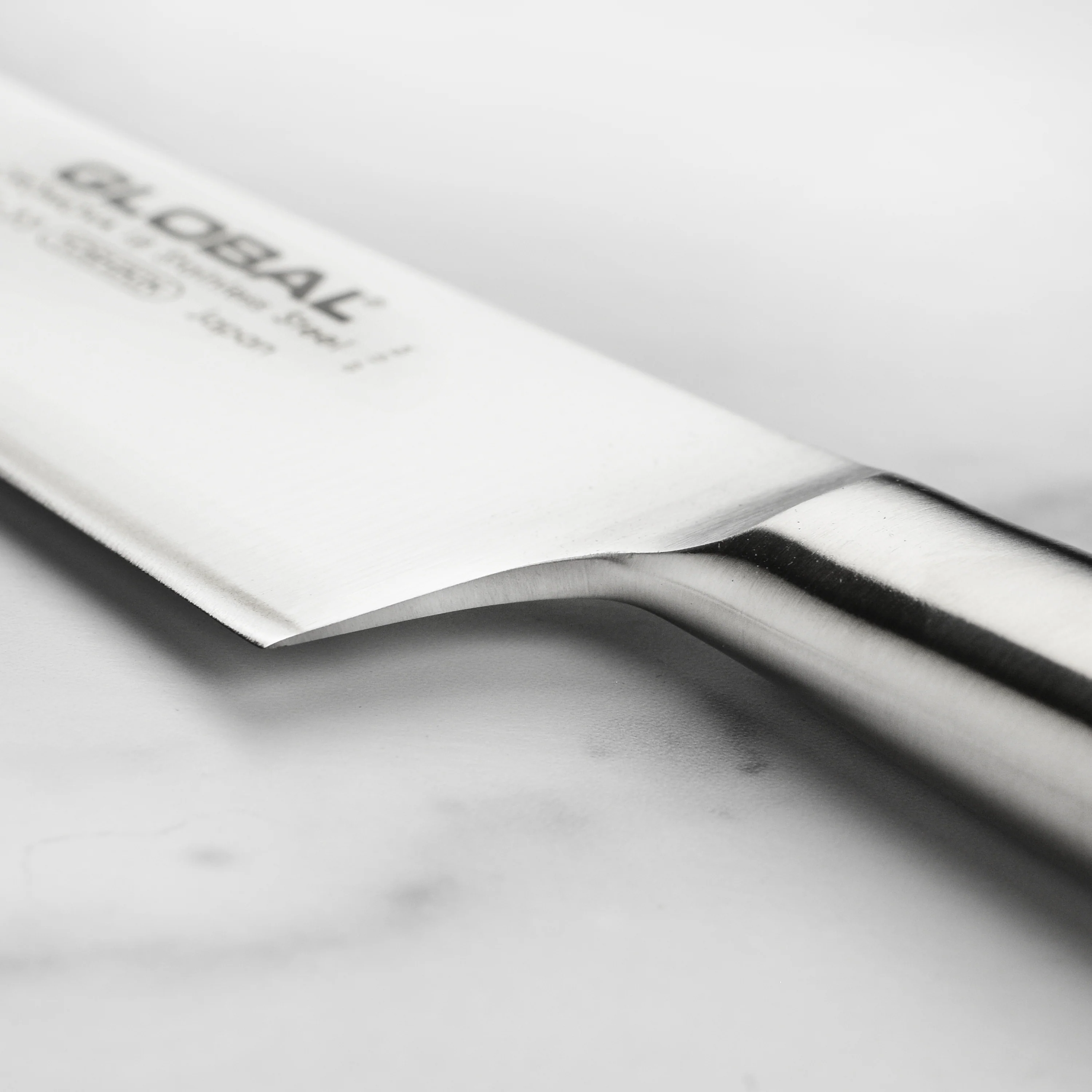 Global 8.25" Heavyweight Chef's Knife - Image 5
