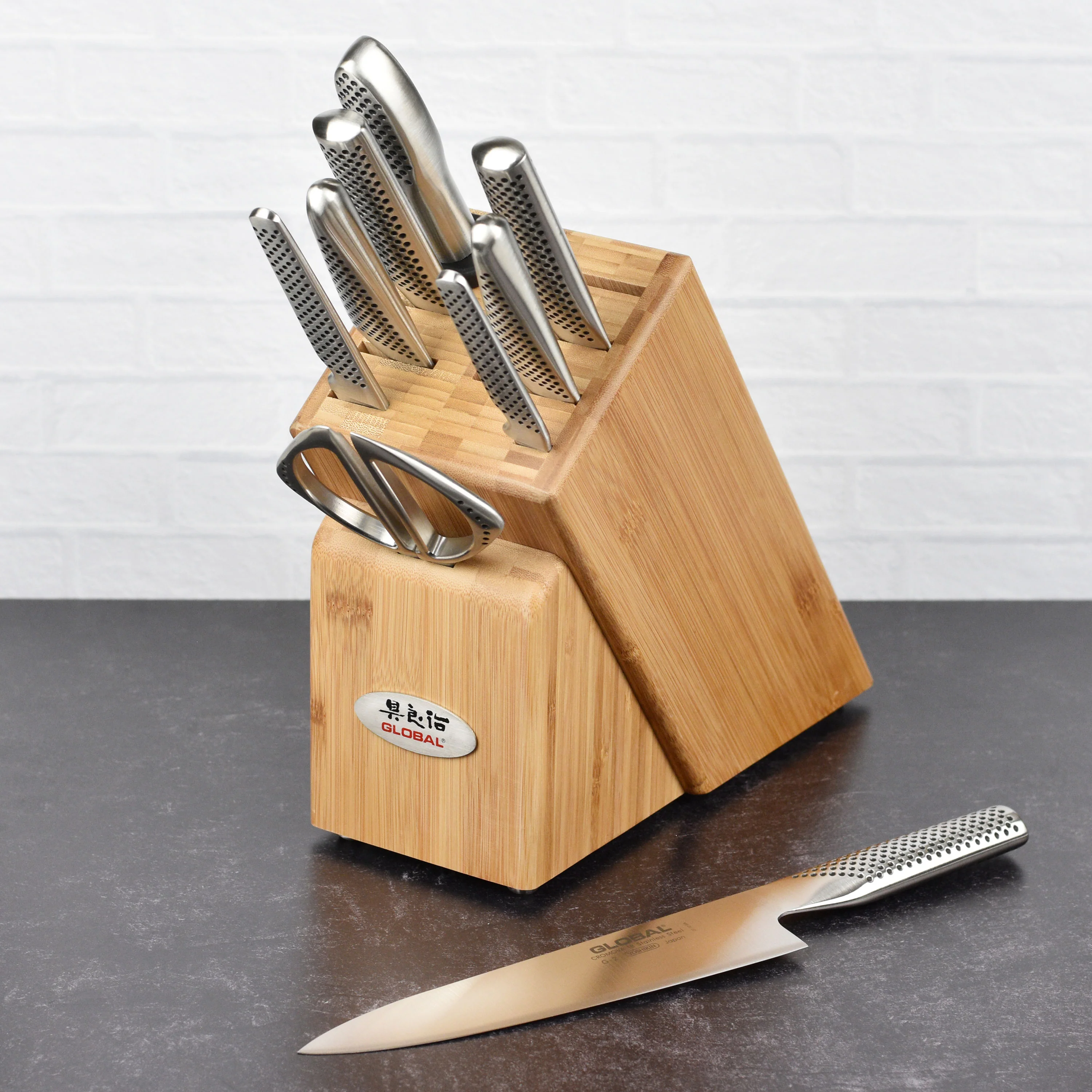 Global 3" Paring Knife with Solid Handle - Image 7