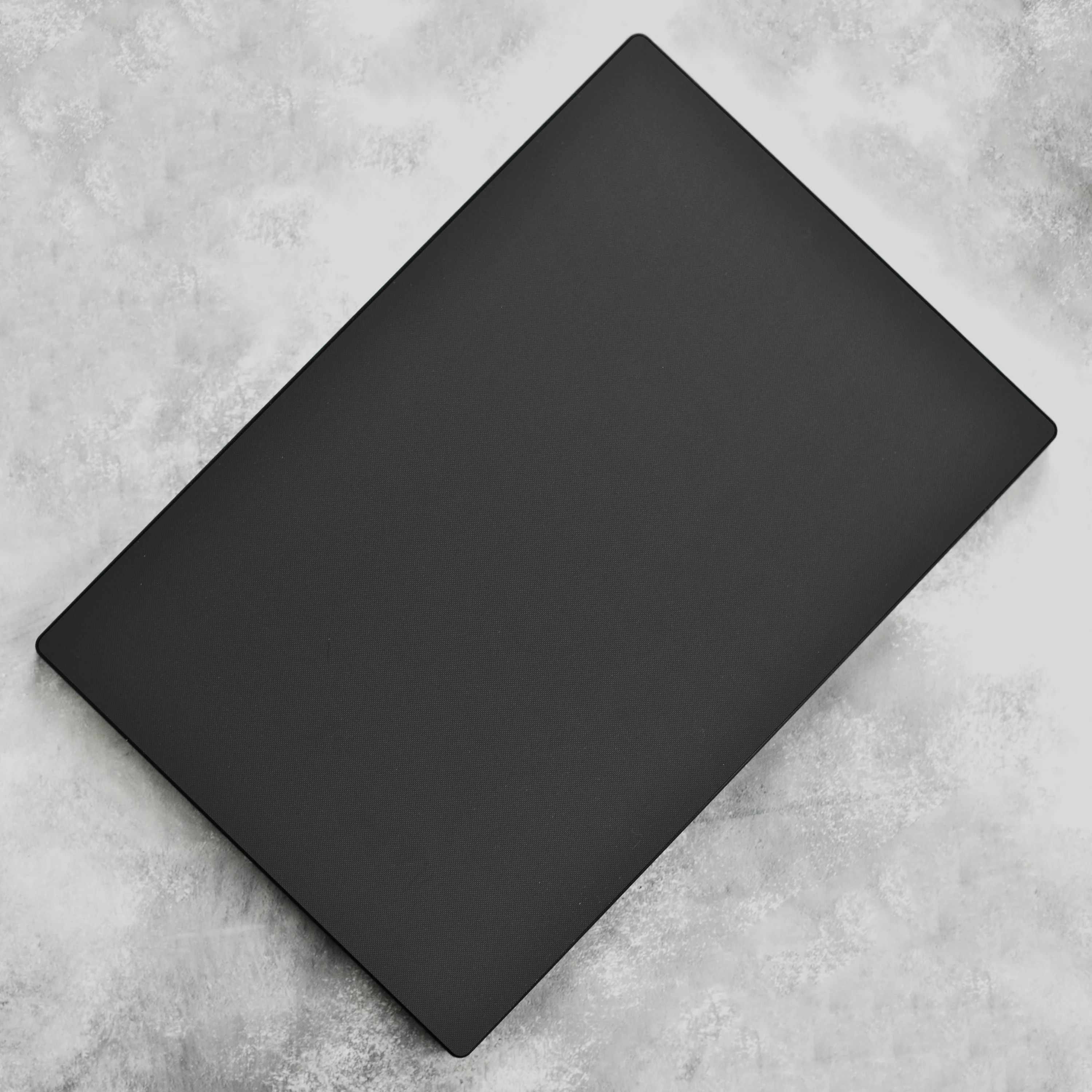 Hasegawa Pro-PE Black Cutting Board, 23.6 x 15.7" - Image 3