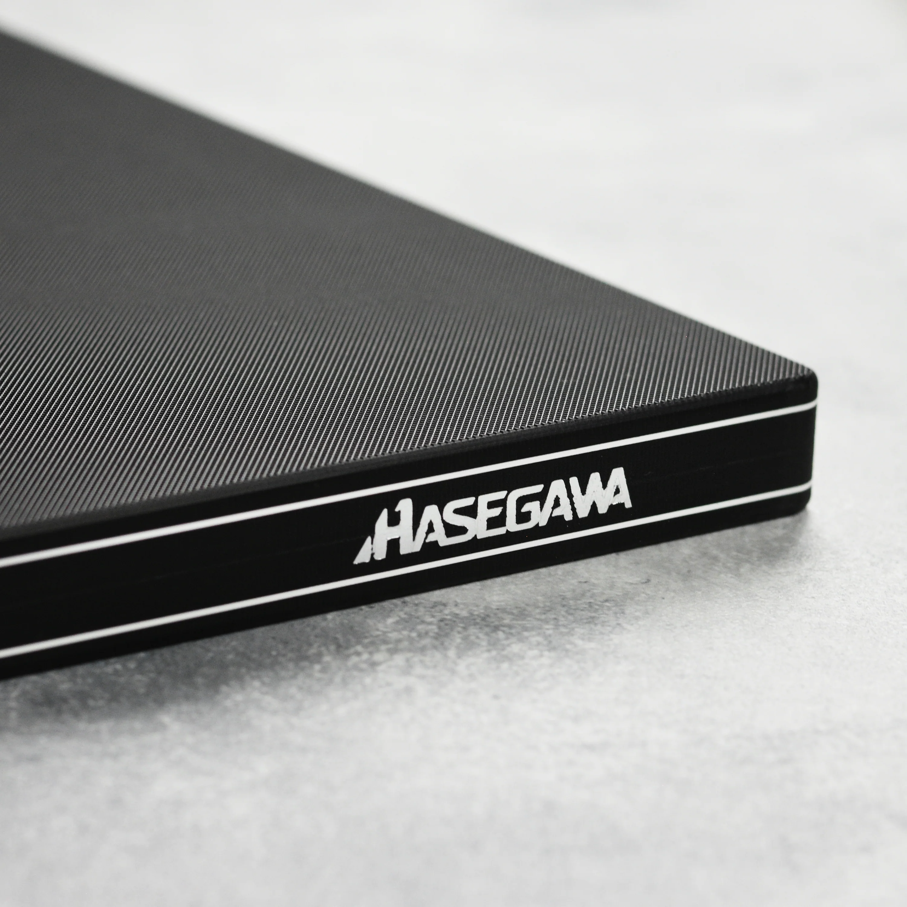 Hasegawa Pro-PE Black Cutting Board, 23.6 x 15.7" - Image 5