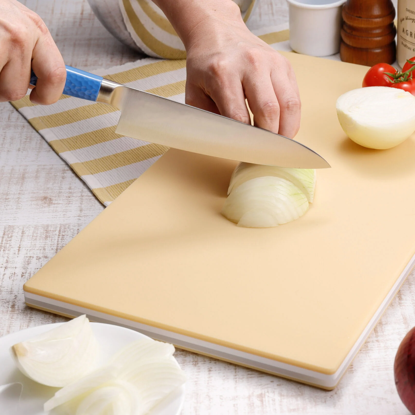 Hasegawa Pro-Soft Lite Cutting Board, 15.4 x 10.2" - Image 2