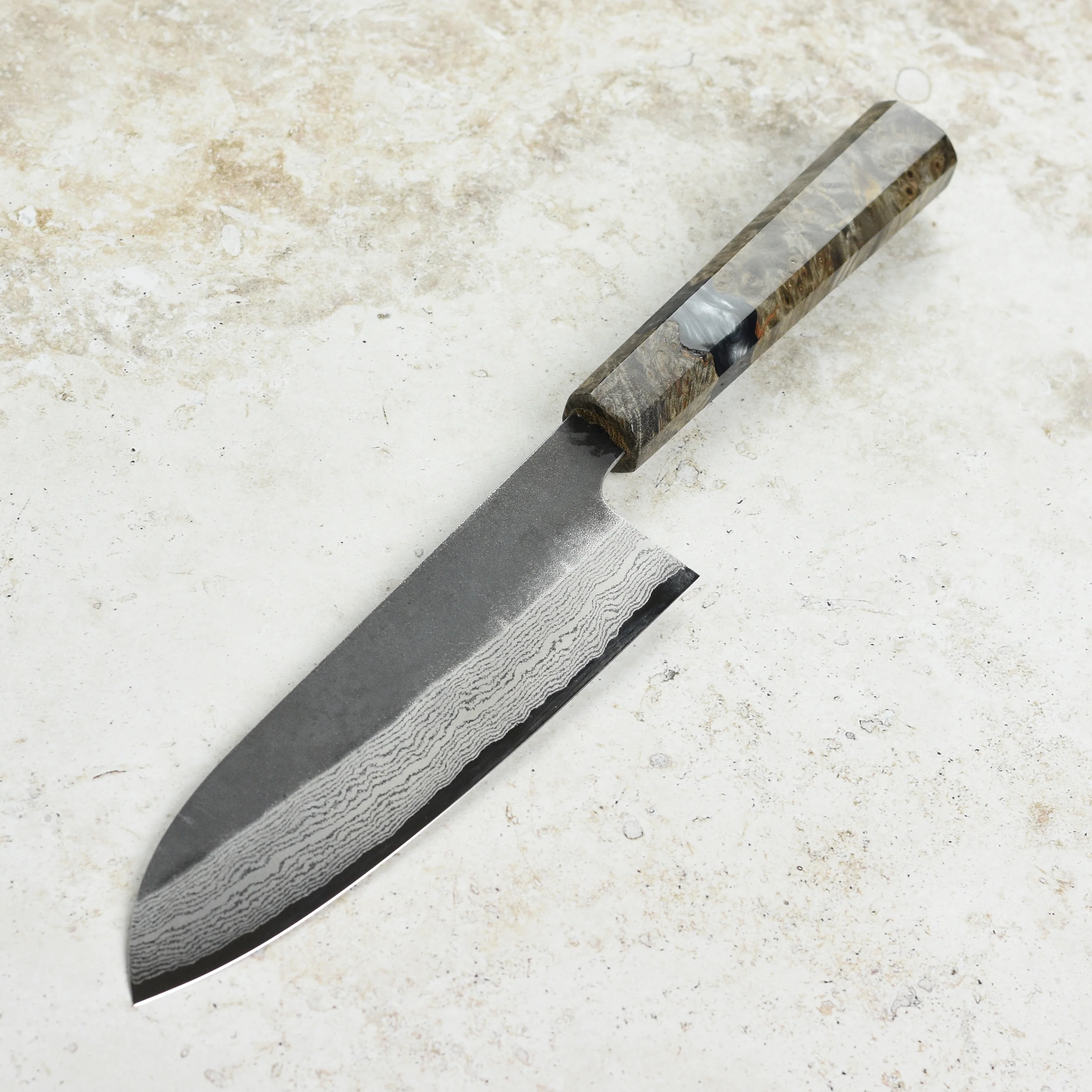 Hatsukokoro Atelier Kurouchi Damascus 6.7" Santoku - Image 6