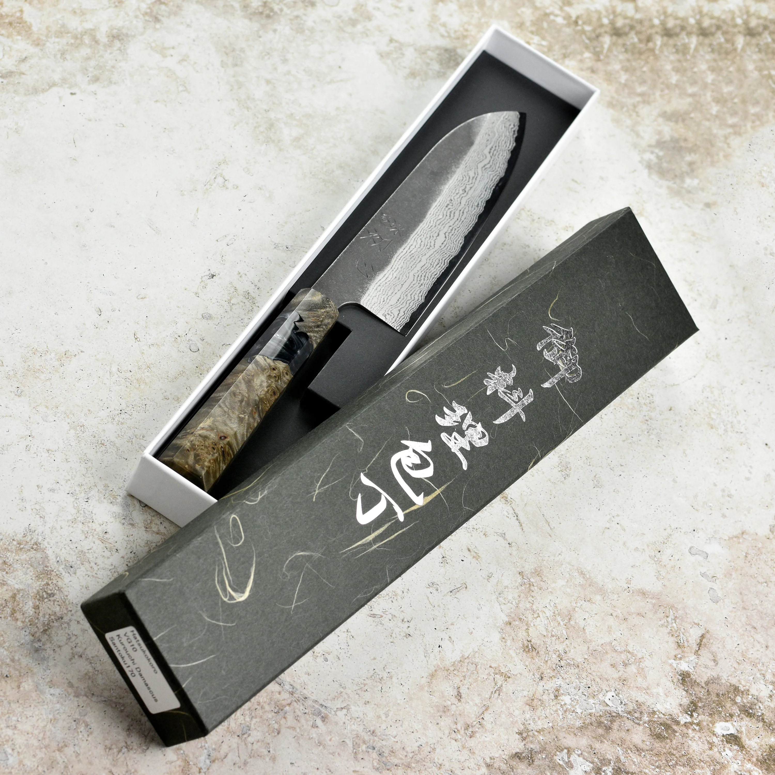 Hatsukokoro Atelier Kurouchi Damascus 6.7" Santoku - Image 8