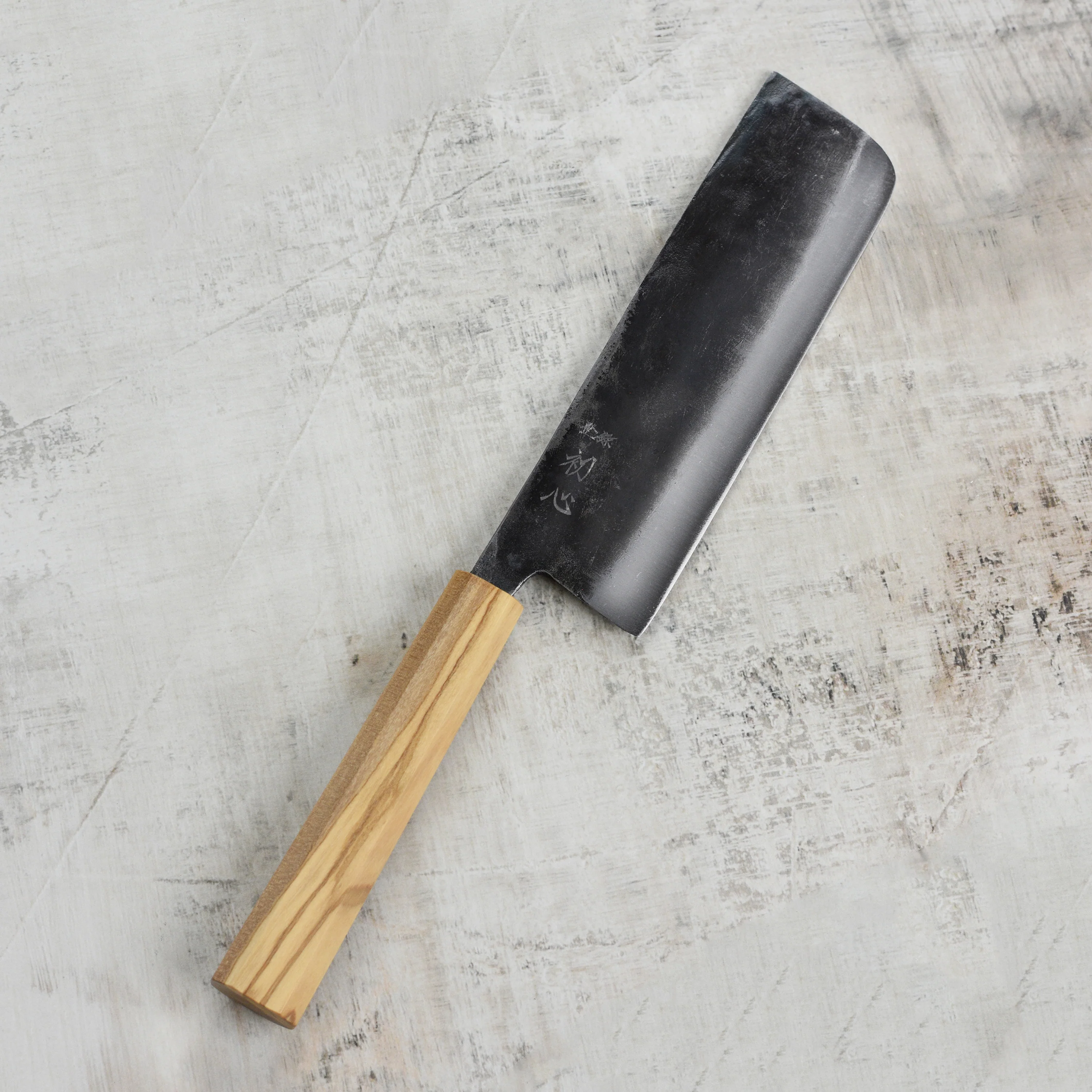 Hatsukokoro Kurogane Aogami #2 Kurouchi 6.5" Nakiri, Olivewood - Image 8