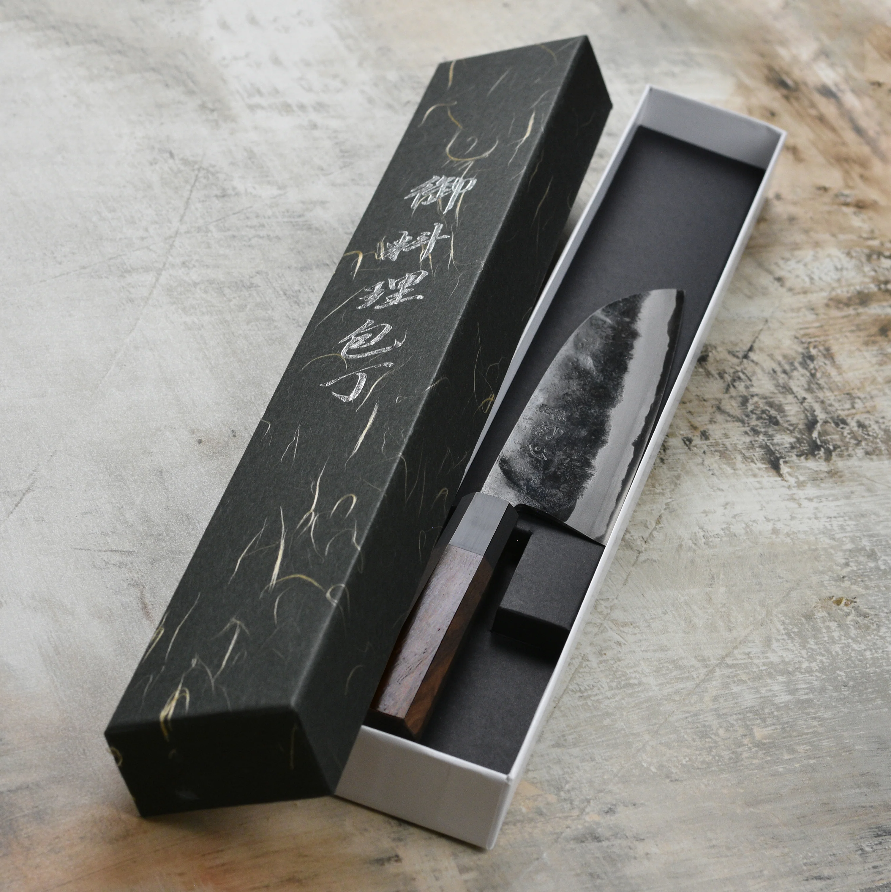 Hatsukokoro Sumi Aogami #2 Kurouchi 6.5" Santoku - Image 4