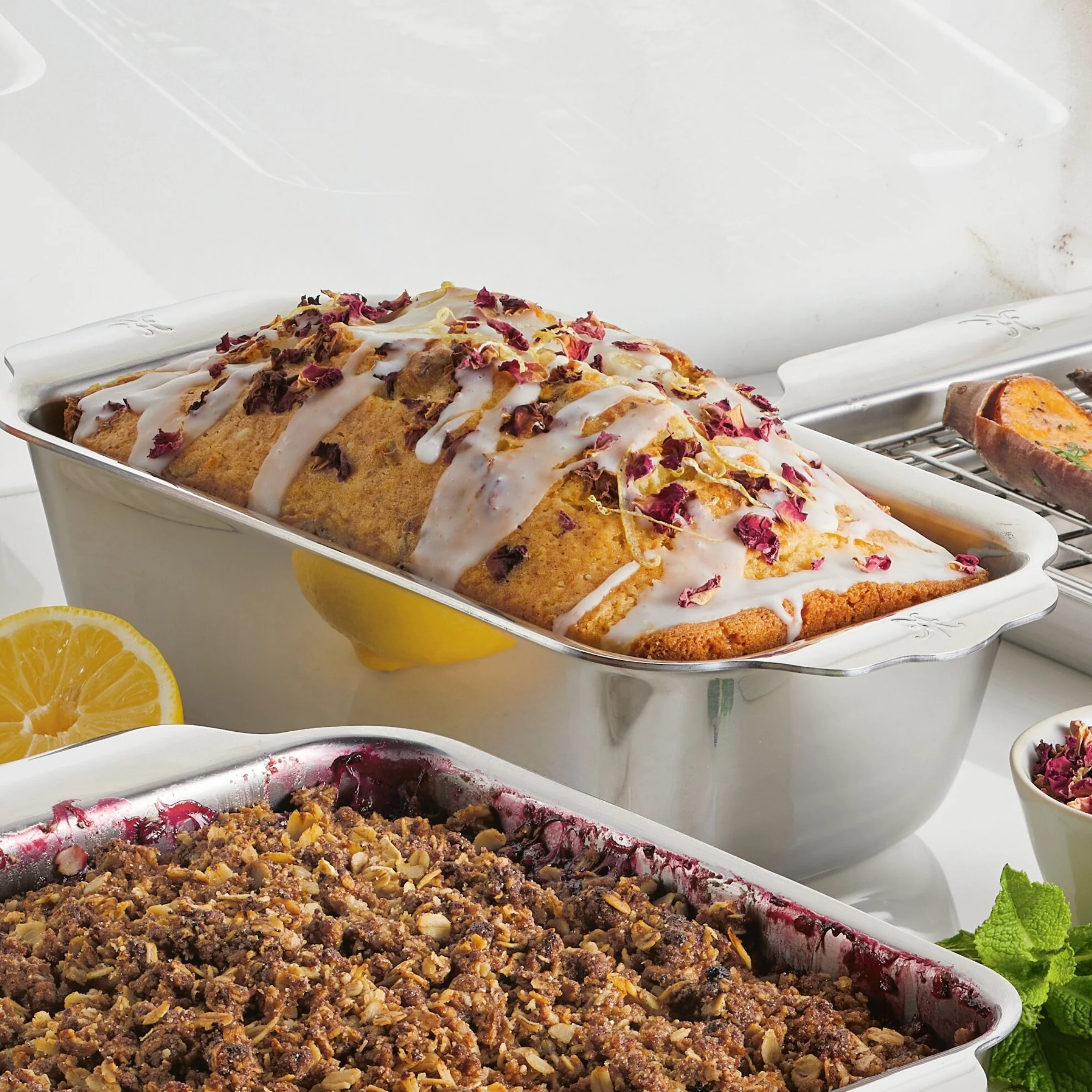 Hestan OvenBond Tri-Ply Loaf Pan - Image 4