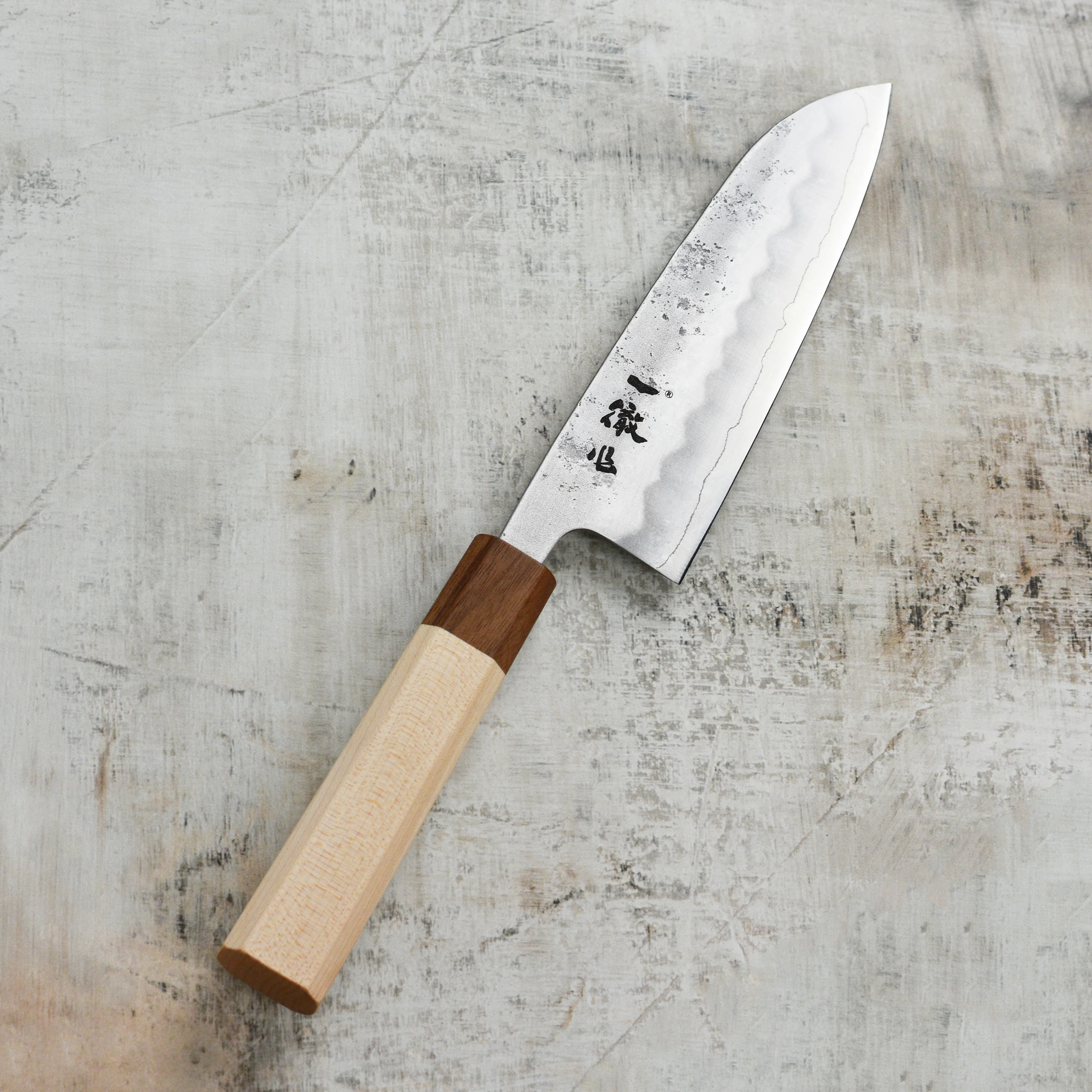 Ittetsu Ginsan Nashiji 6.5" Santoku - Image 6