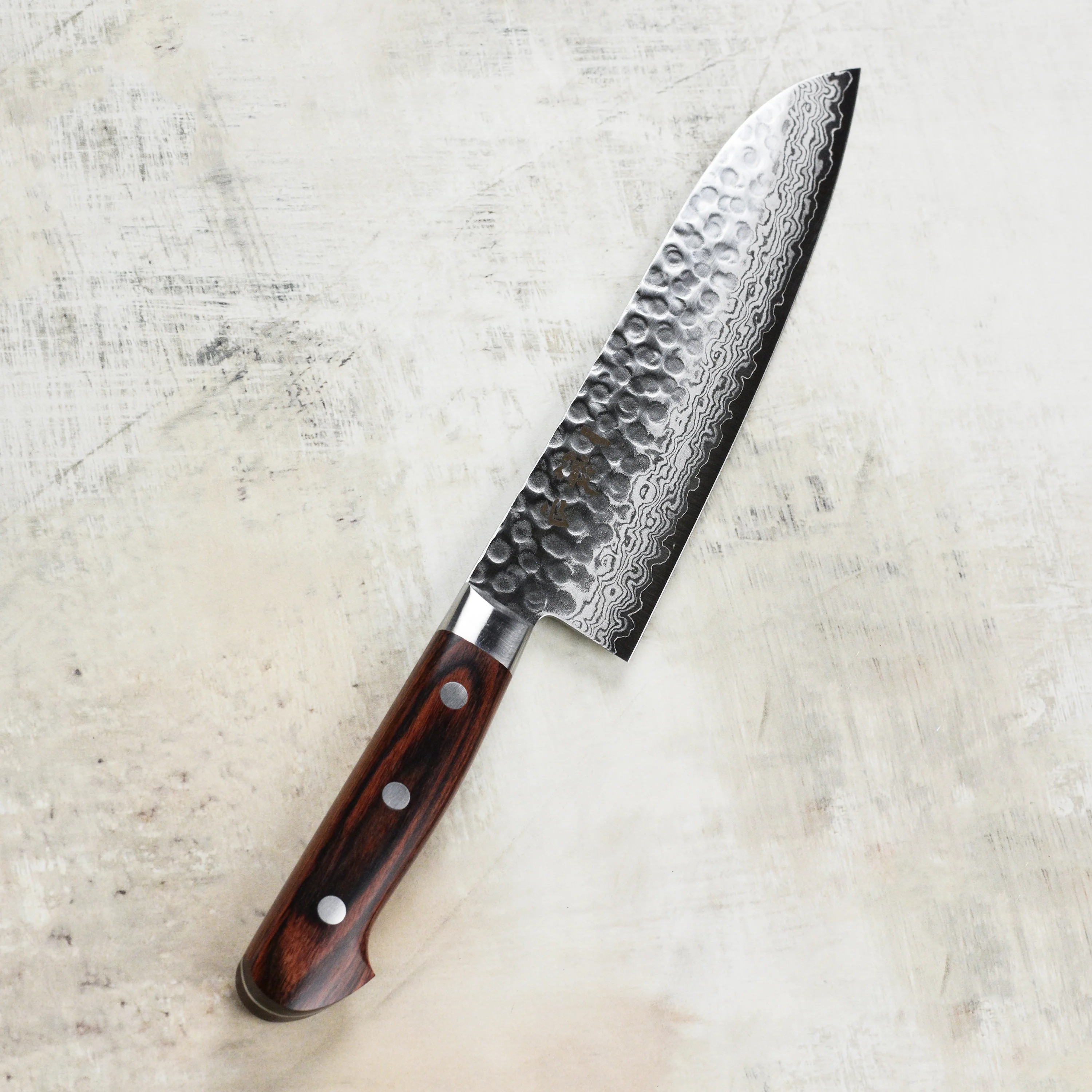 Ittetsu VG10 Hammered Damascus 7" Santoku - Image 8