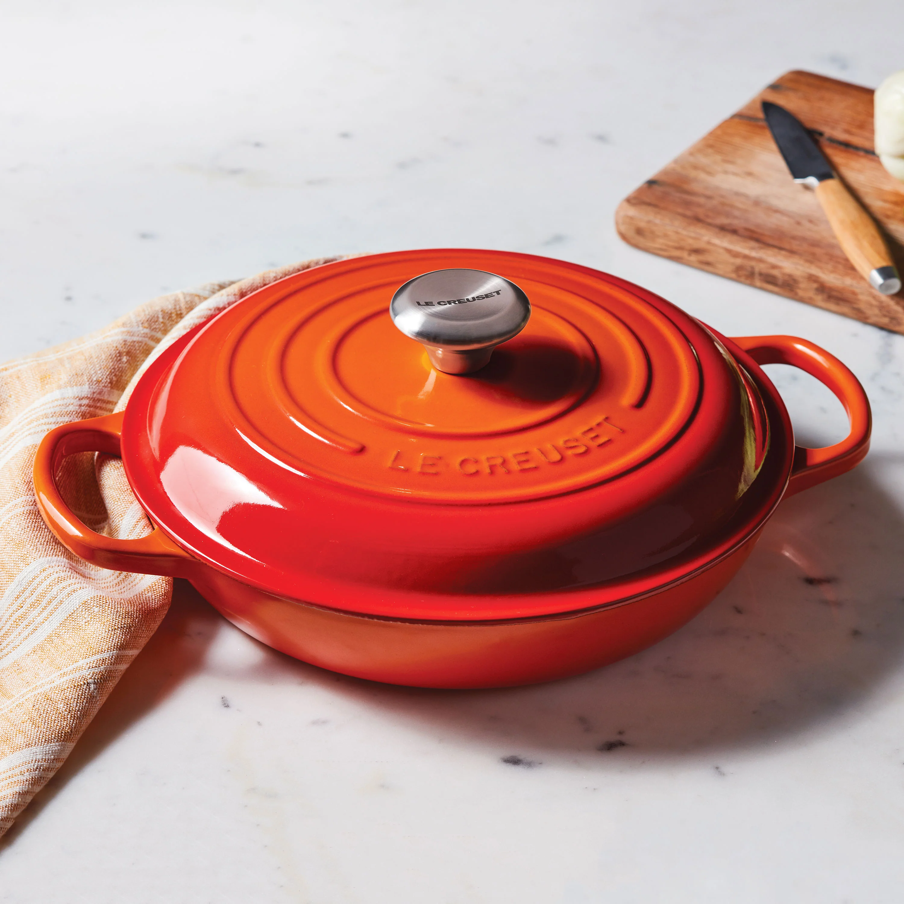 Le Creuset Signature Cast Iron 3.5-quart Flame Braiser - Image 4