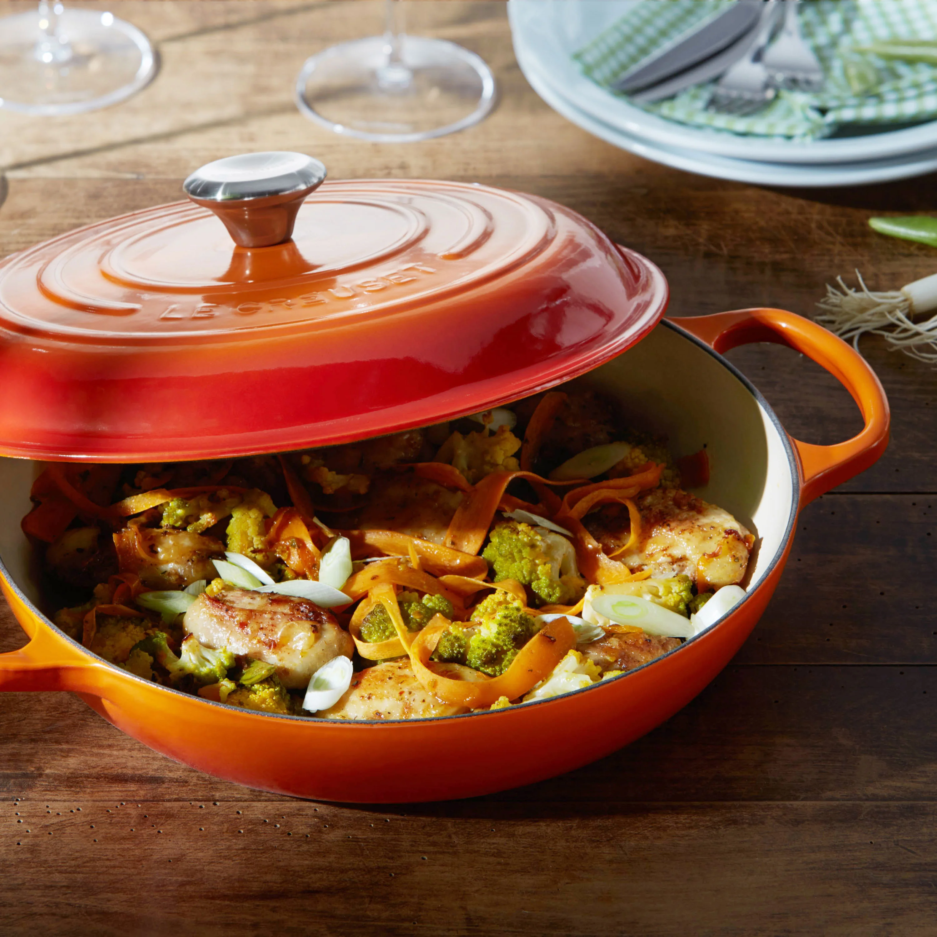 Le Creuset Signature Cast Iron 3.5-quart Flame Braiser - Image 7