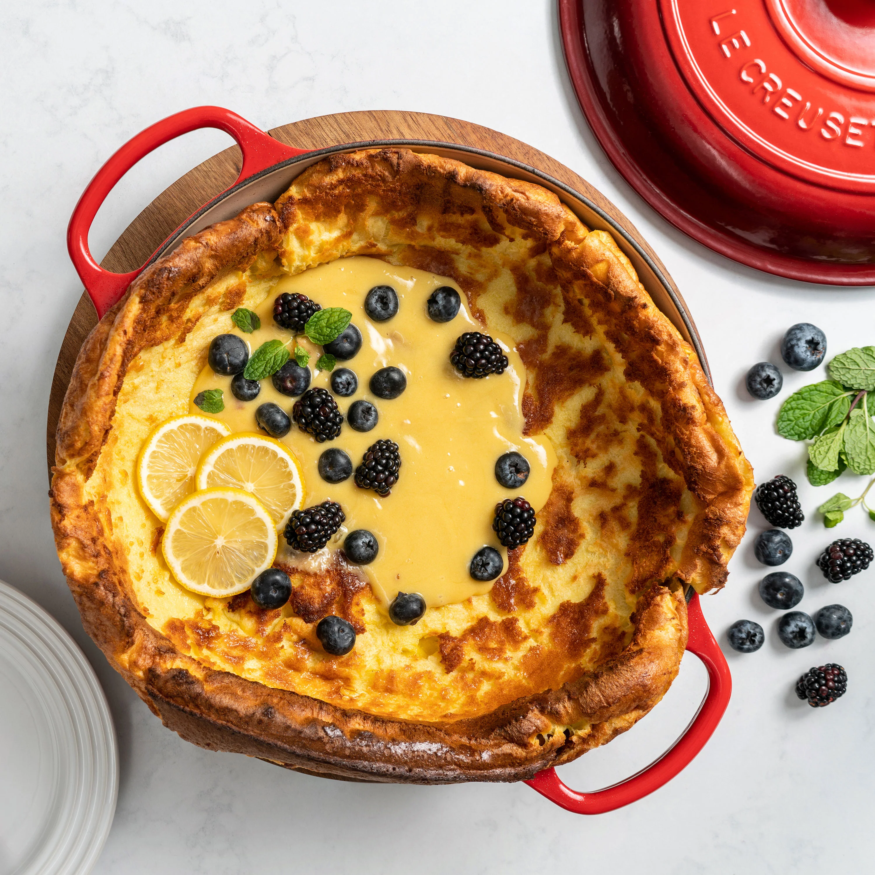 Le Creuset Signature Cast Iron 5-quart Cerise Braiser - Image 3