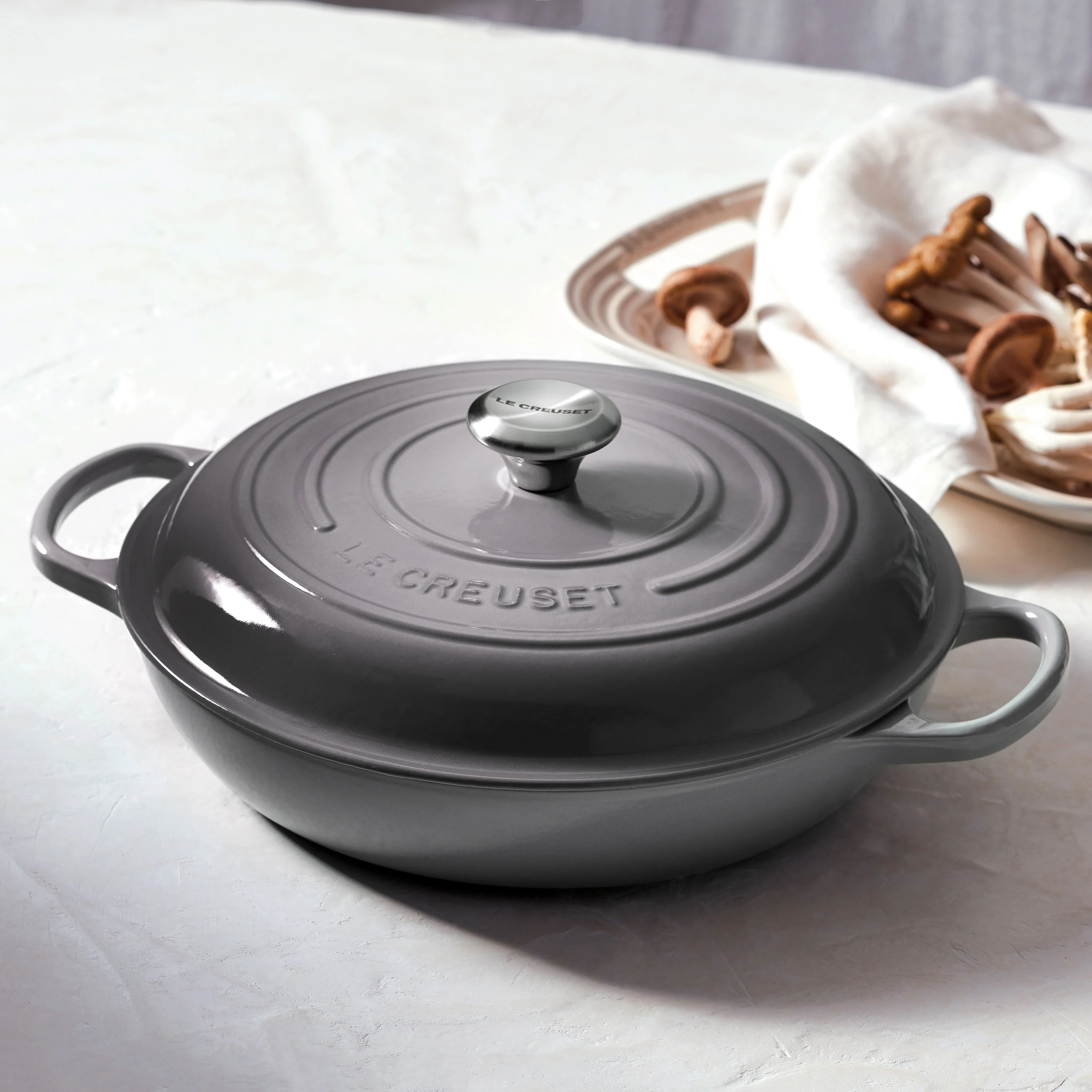 Le Creuset Signature Cast Iron 3.5-quart Oyster Braiser - Image 3
