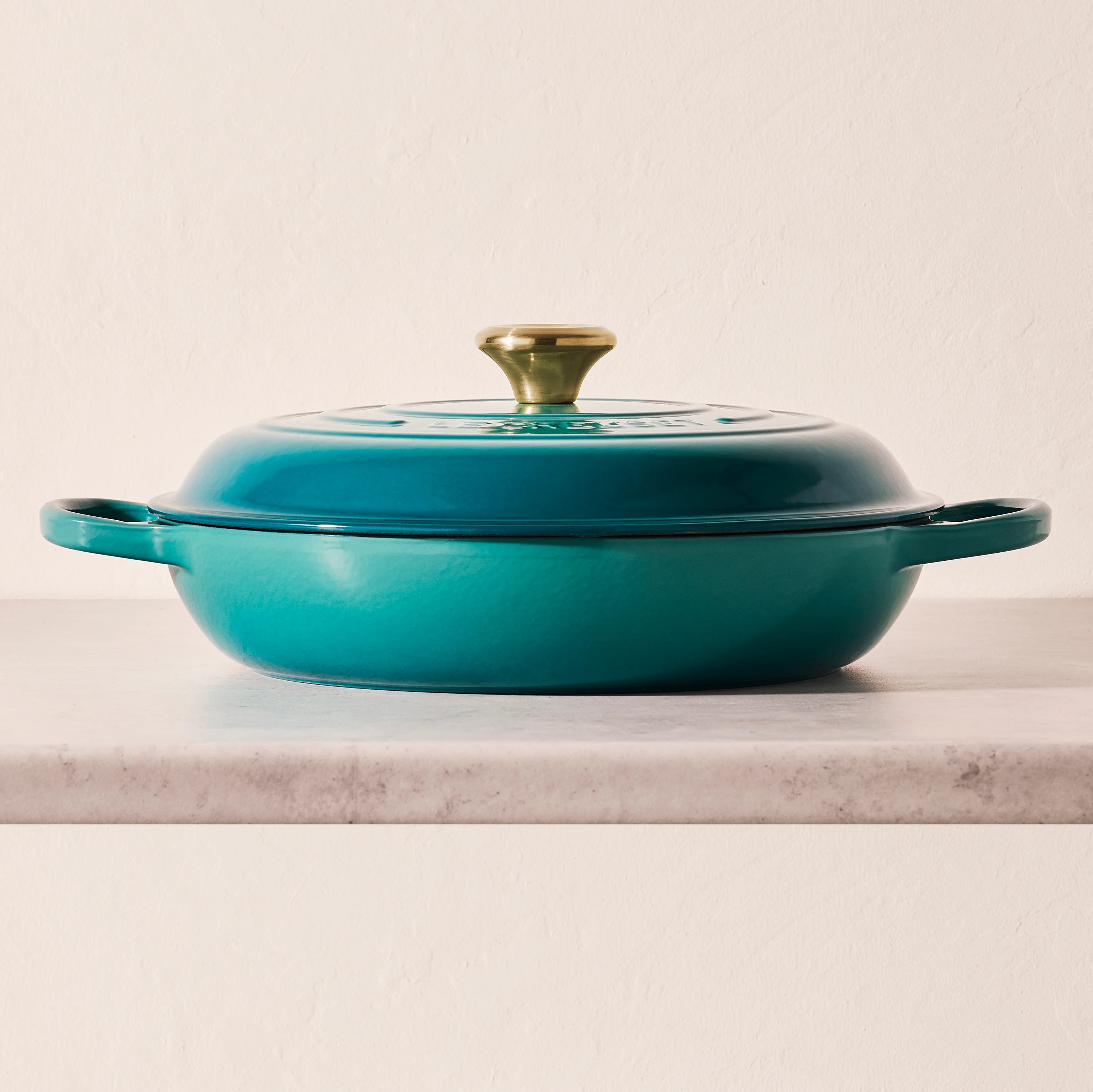 Le Creuset Signature Cast Iron 3.5-quart Bleu Riviera Braiser - Image 4
