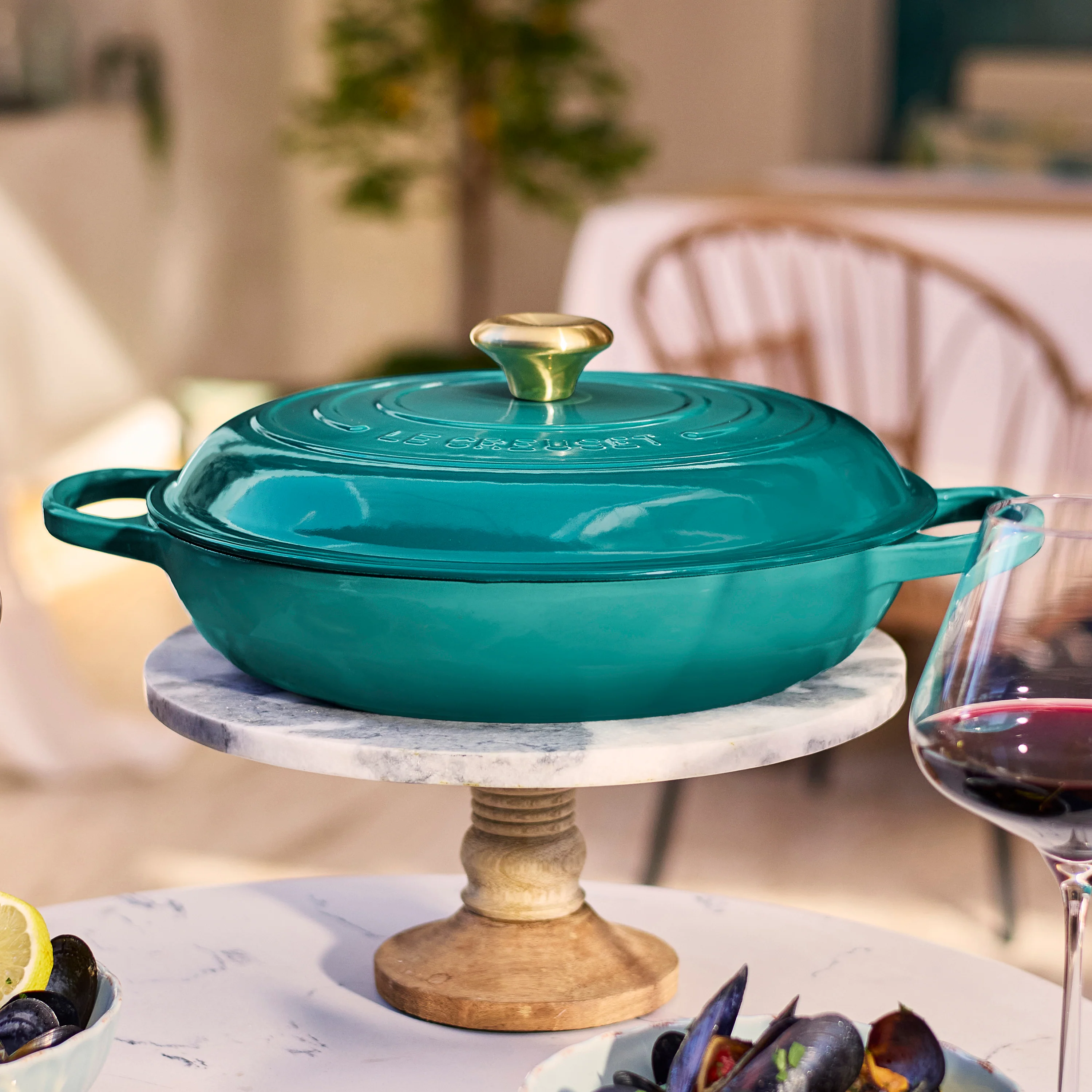 Le Creuset Signature Cast Iron 3.5-quart Bleu Riviera Braiser - Image 5