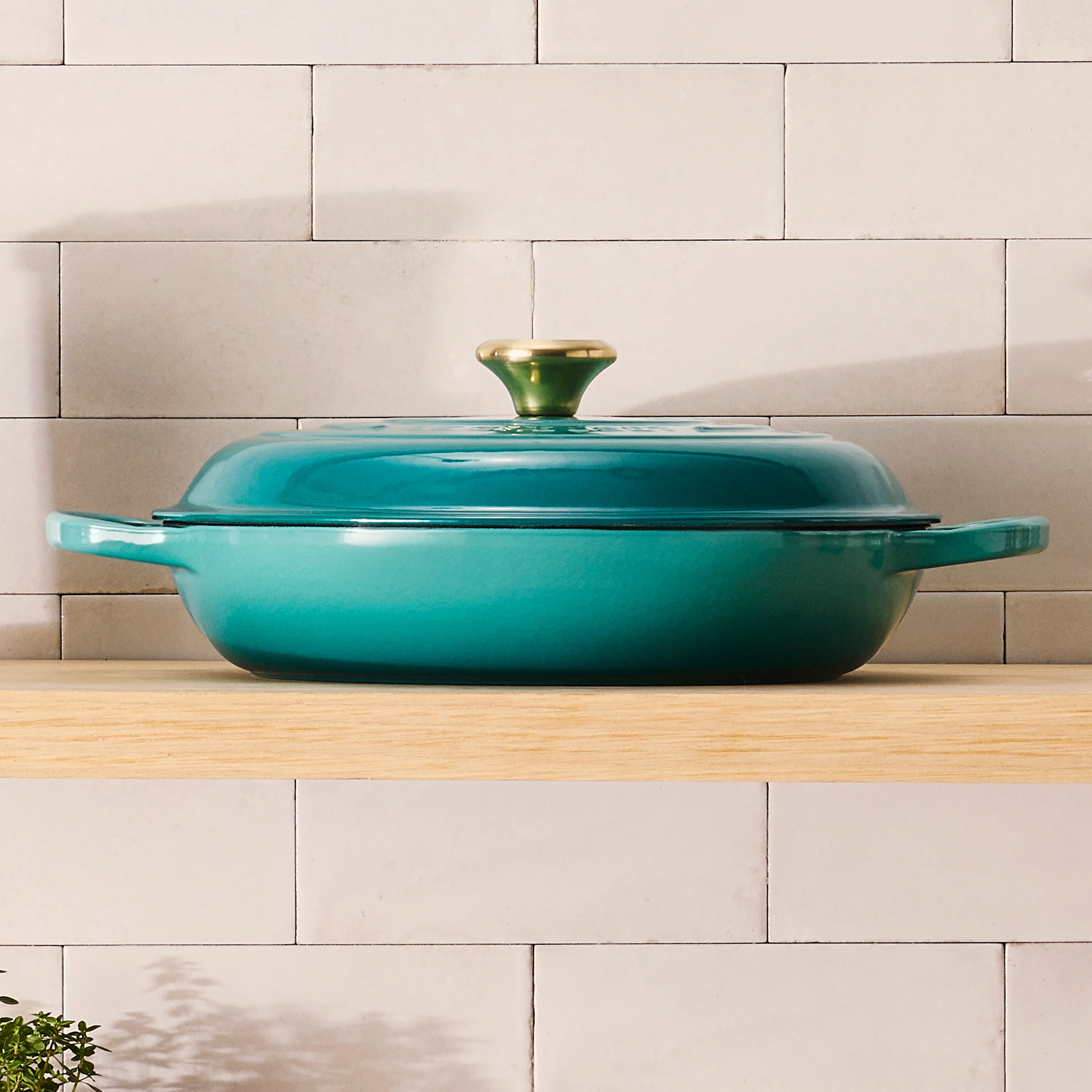 Le Creuset Signature Cast Iron 3.5-quart Bleu Riviera Braiser - Image 6