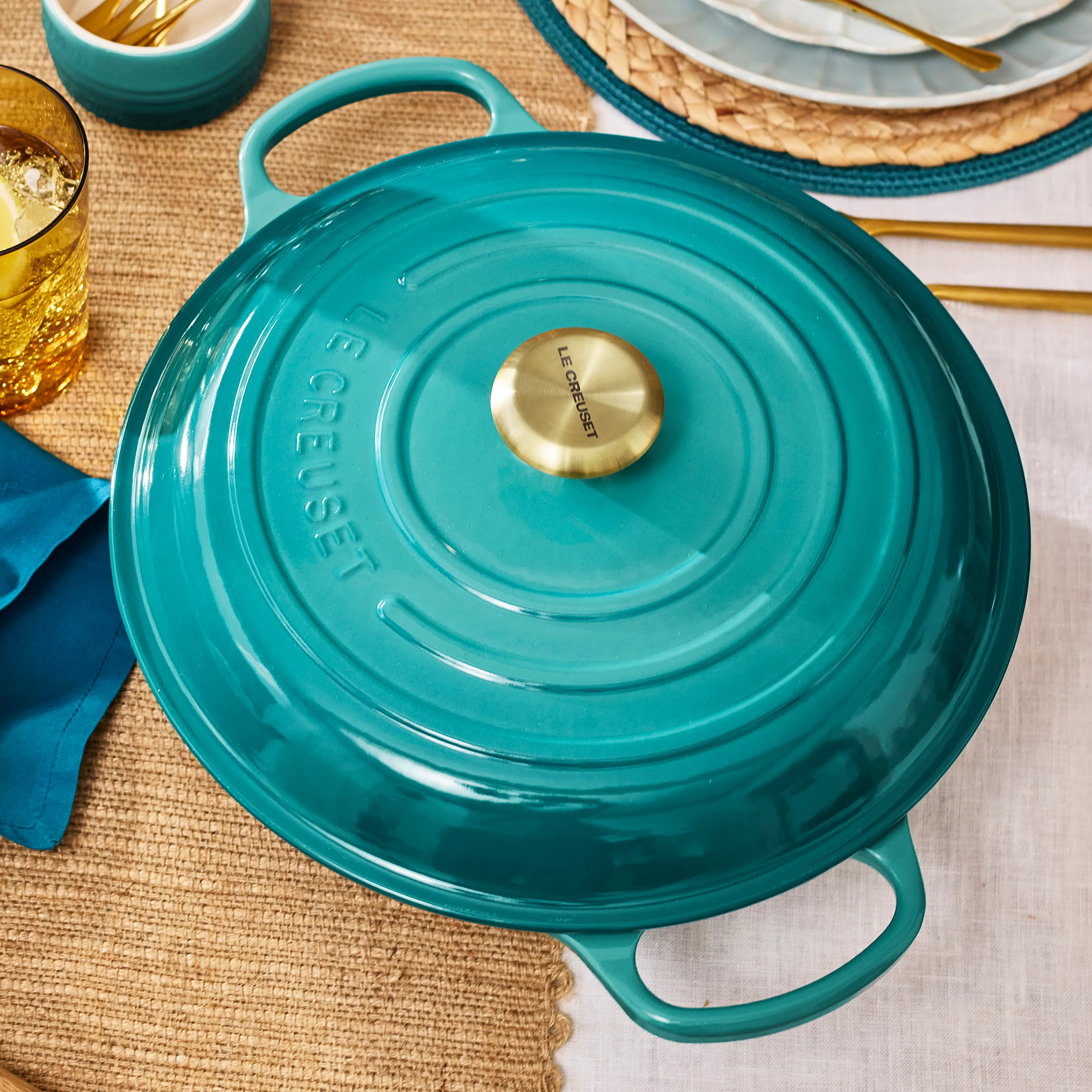 Le Creuset Signature Cast Iron 5-quart Bleu Riviera Braiser - Image 3