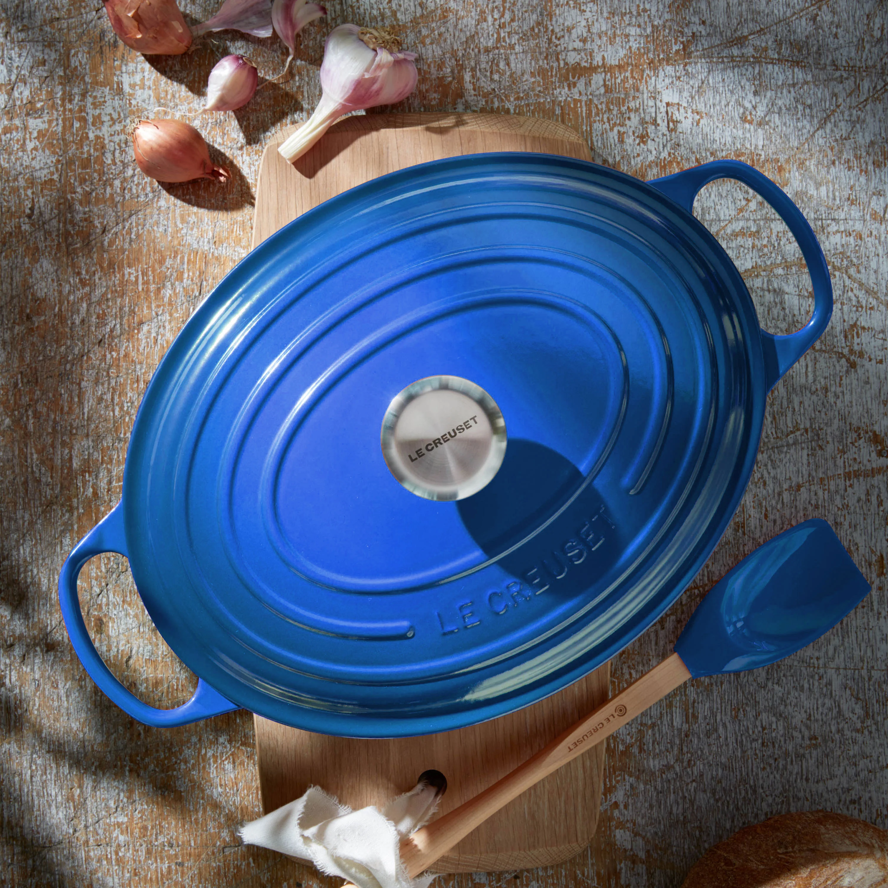 Le Creuset Signature Cast Iron 9.5-quart Marseille Oval Dutch Oven - Image 3