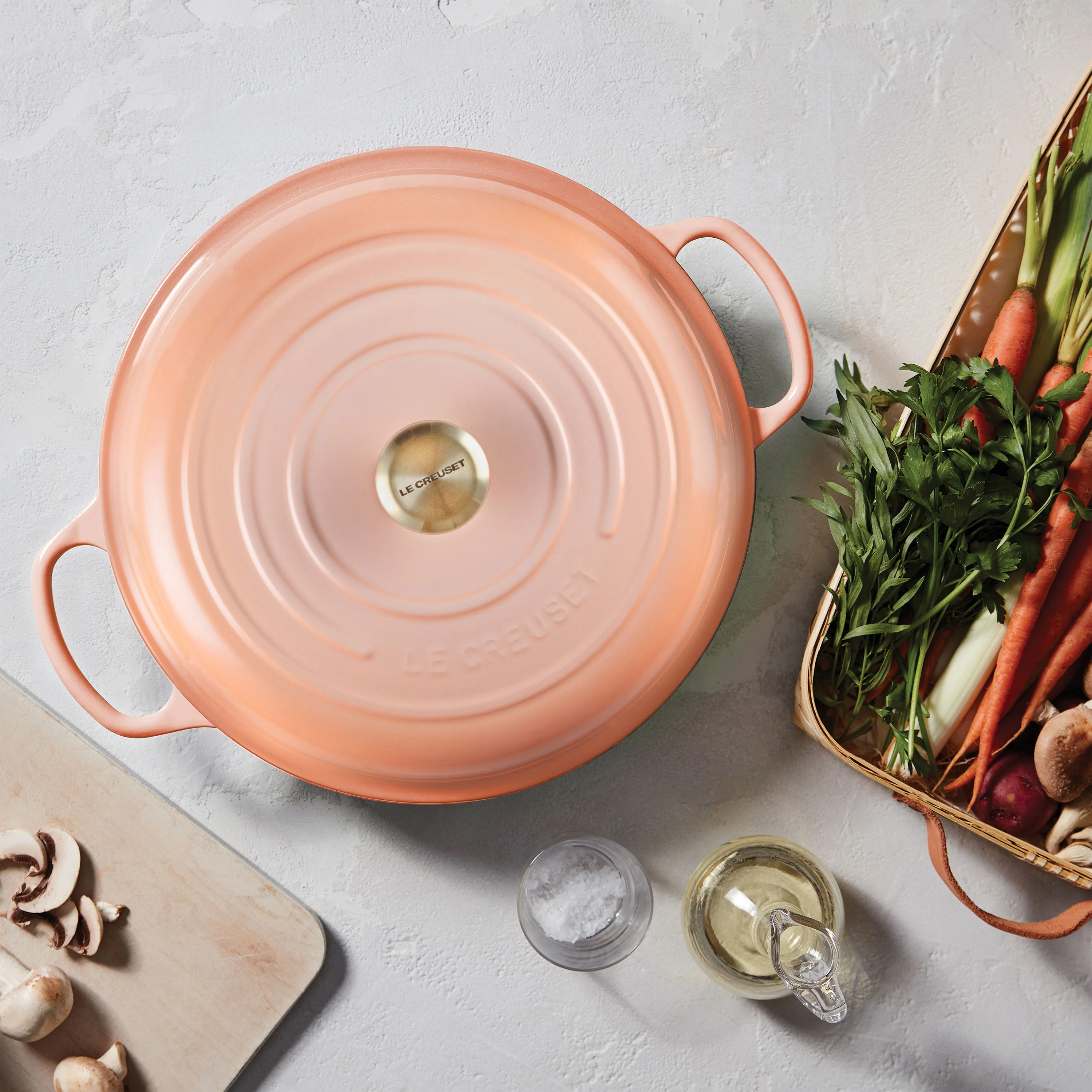 Le Creuset Signature Cast Iron 5-quart Peche Braiser - Image 2