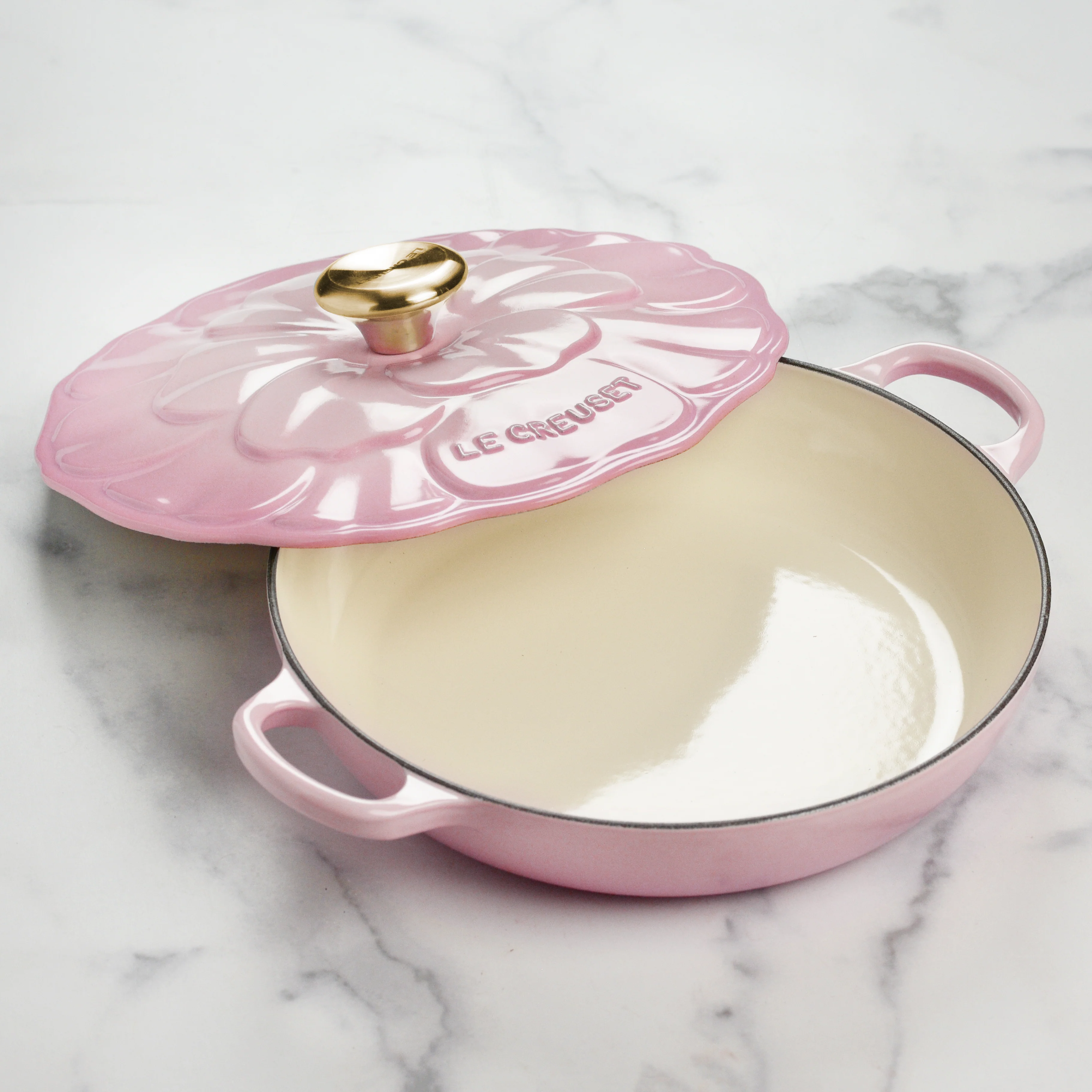 Le Creuset Signature Cast Iron 2.25-quart Chiffon Pink Petal Braiser - Image 6