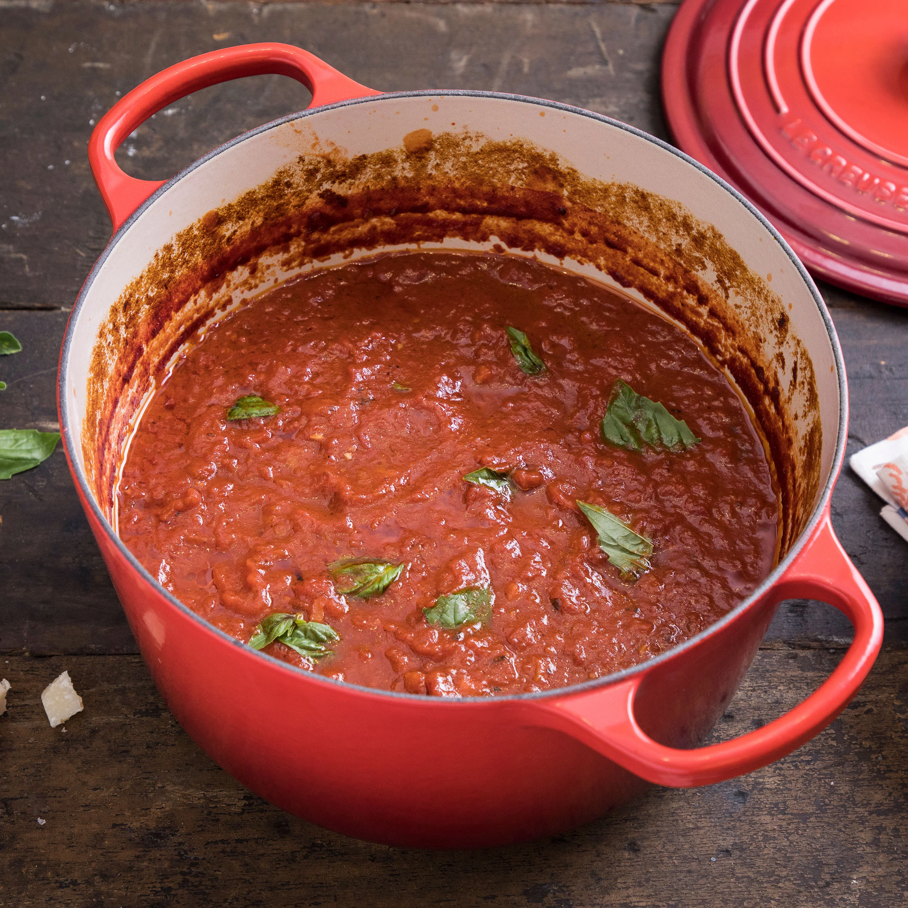 Le Creuset Signature Cast Iron 2-quart Cerise Round Dutch Oven - Image 7