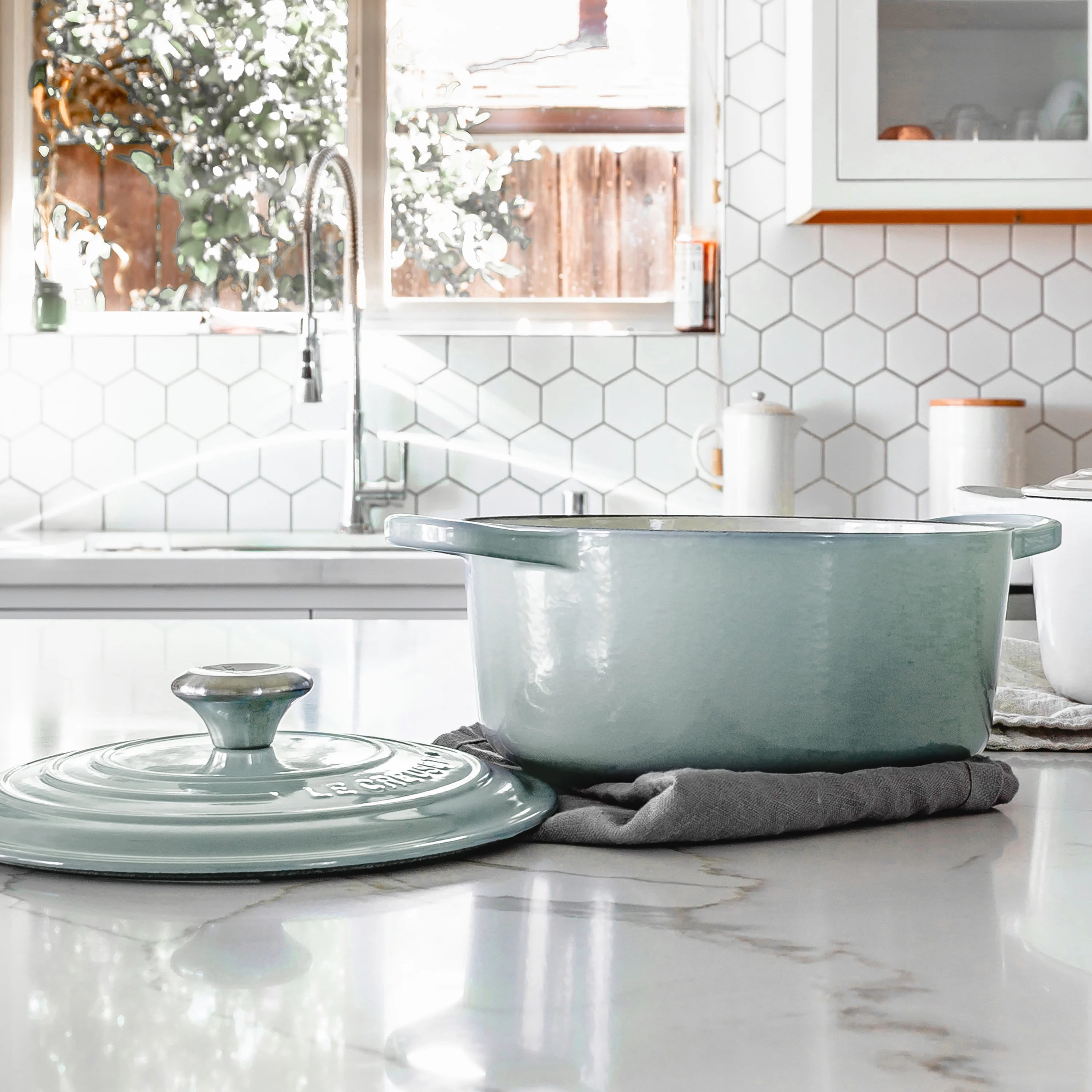 Le Creuset Signature Cast Iron 9-quart Sea Salt Round Dutch Oven - Image 5