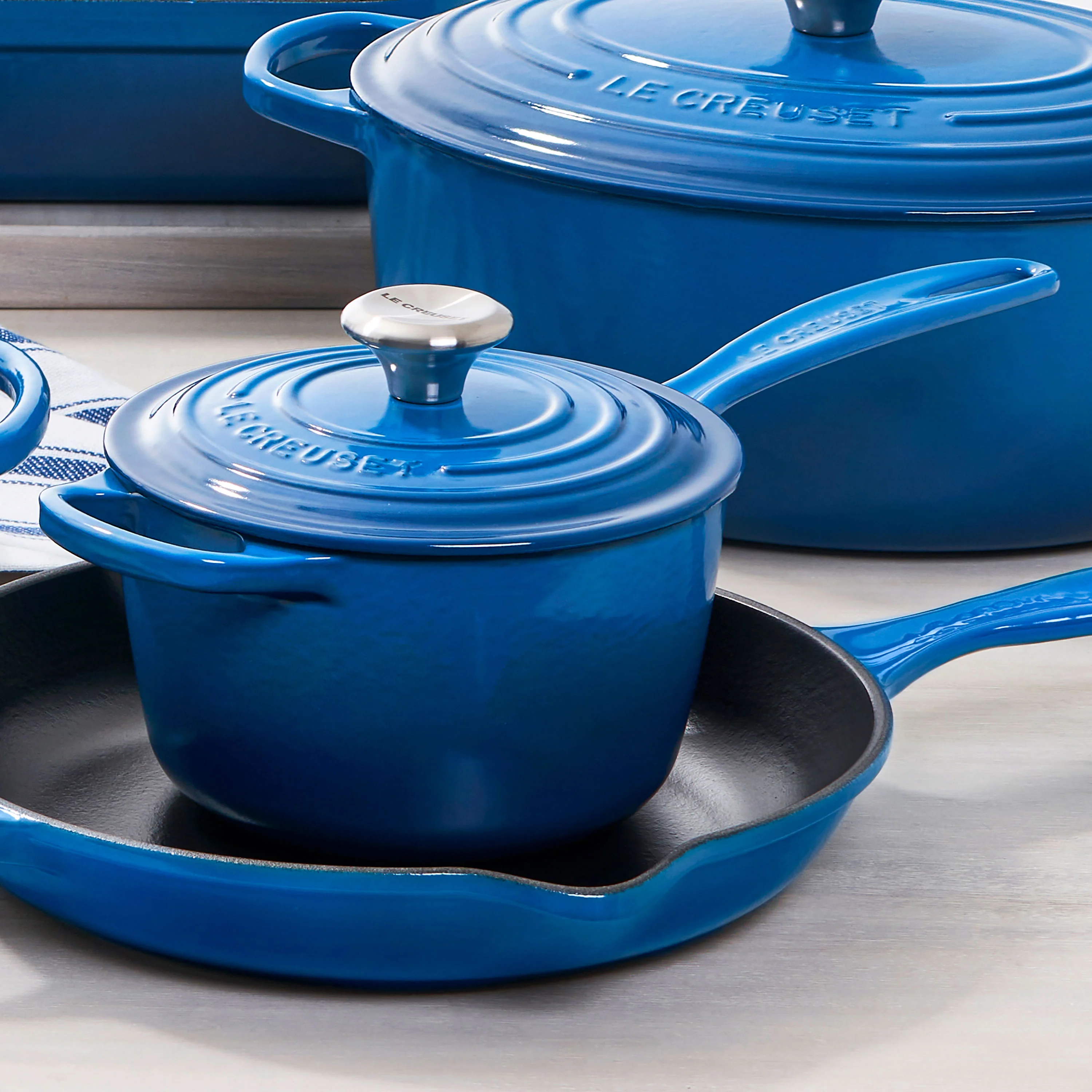 Le Creuset Signature Cast Iron 1.75-quart Marseille Saucepan - Image 7