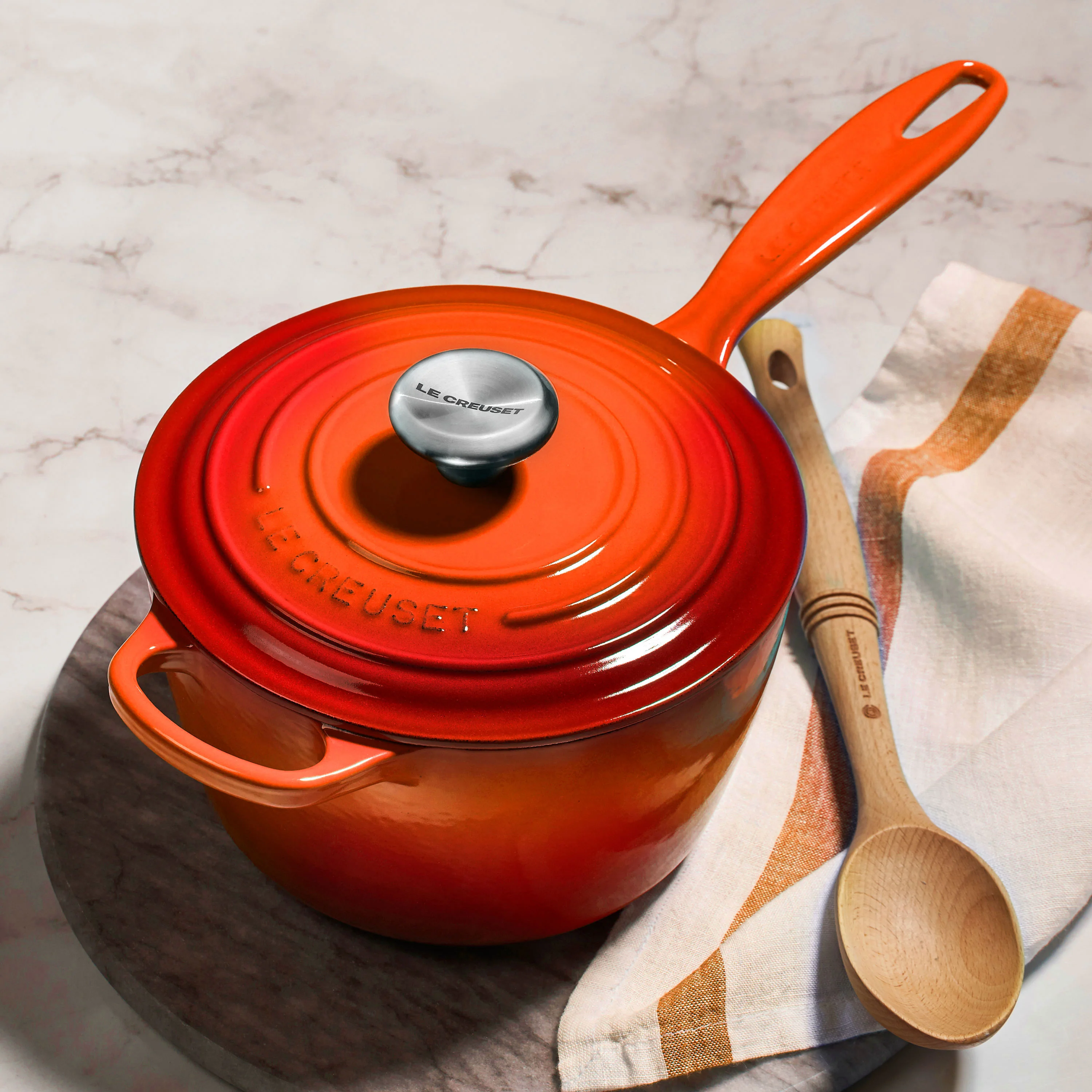 Le Creuset Signature Cast Iron 2.25-quart Flame Saucepan - Image 6