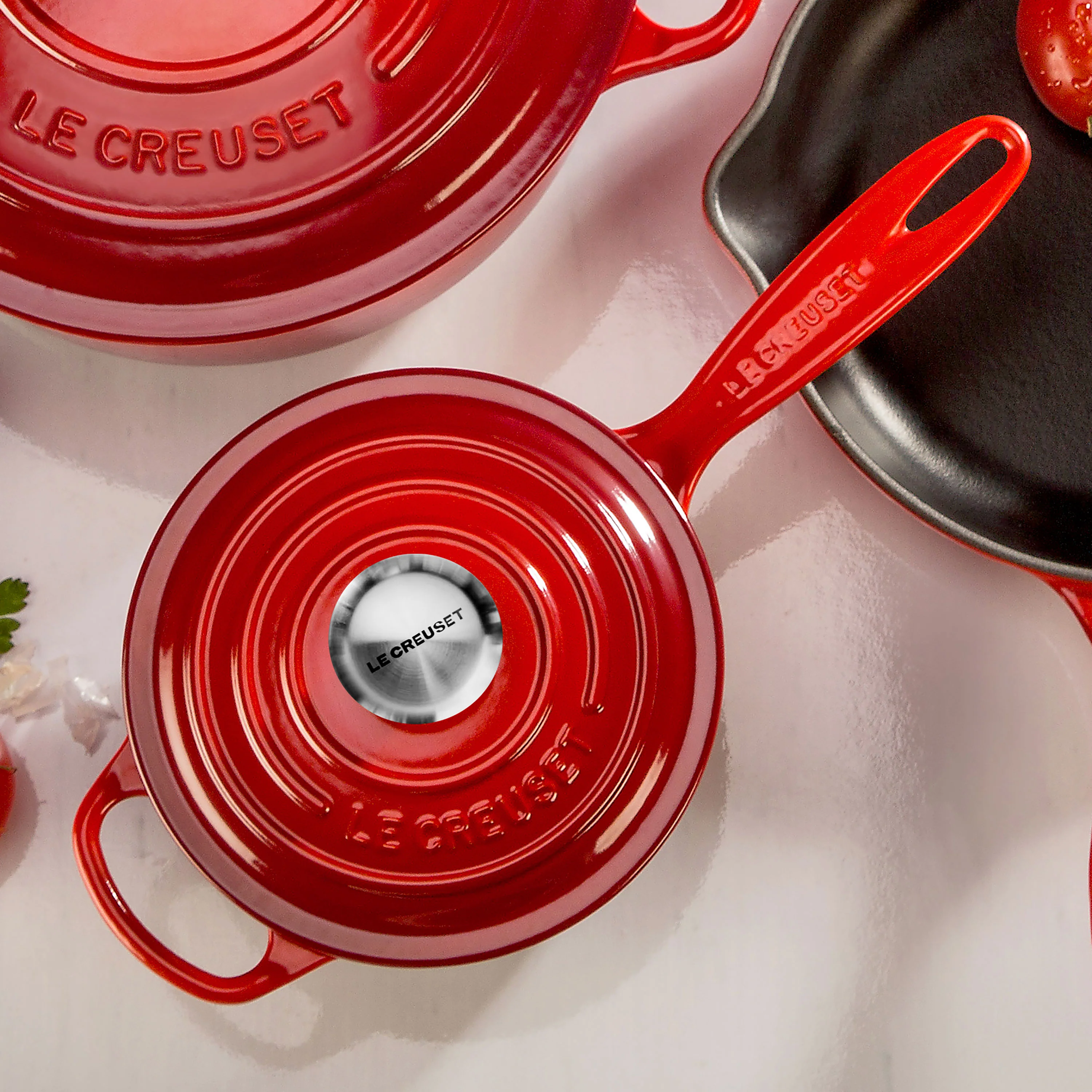Le Creuset Signature Cast Iron 2.25-quart Cerise Saucepan - Image 4