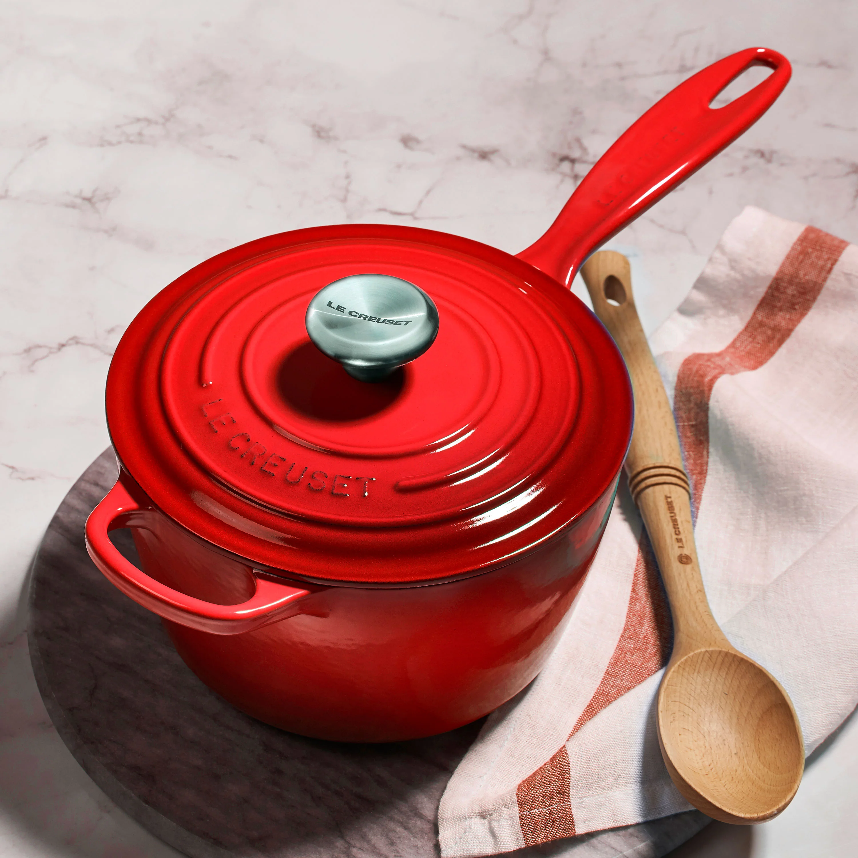 Le Creuset Signature Cast Iron 2.25-quart Cerise Saucepan - Image 7