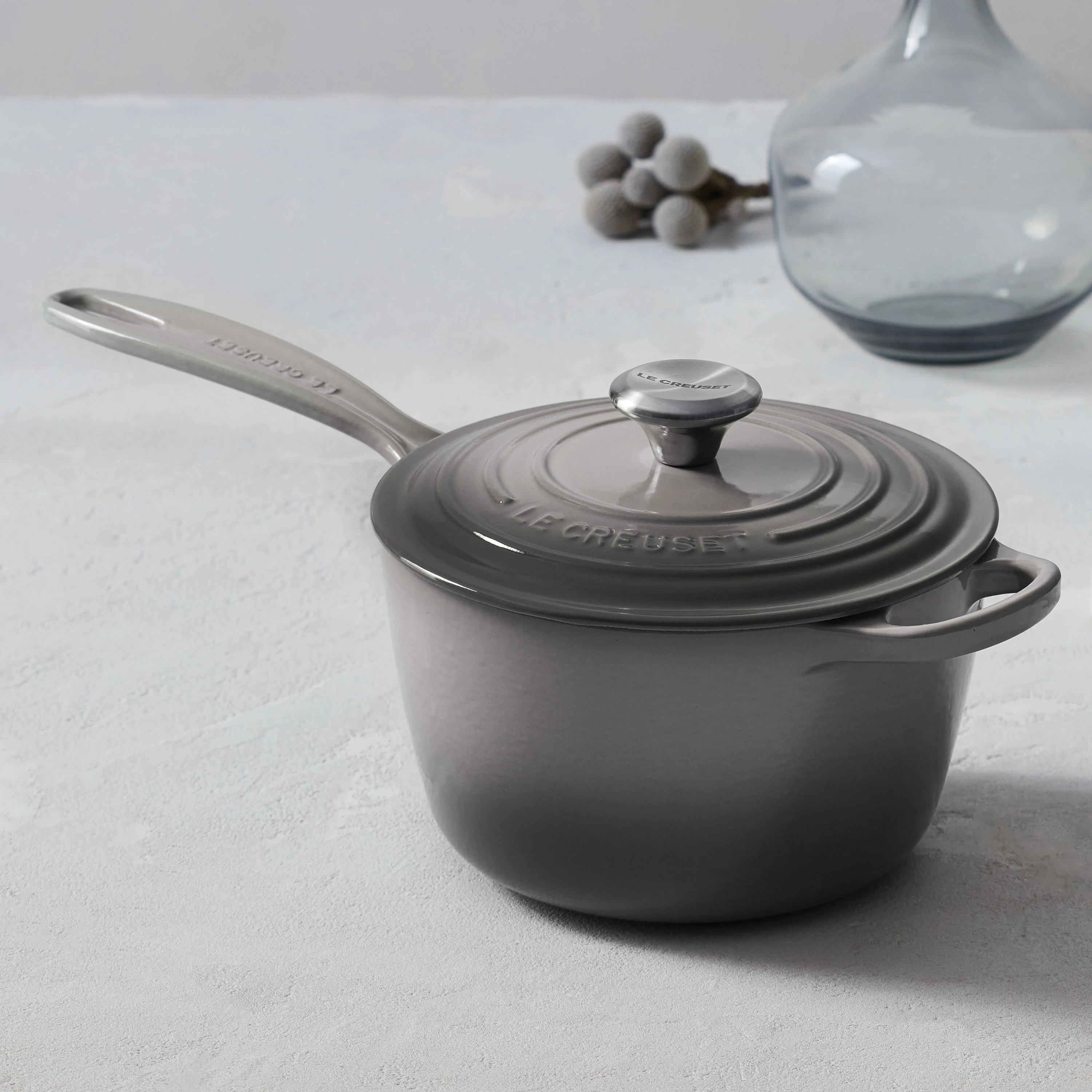 Le Creuset Signature Cast Iron 2.25-quart Oyster Saucepan - Image 7
