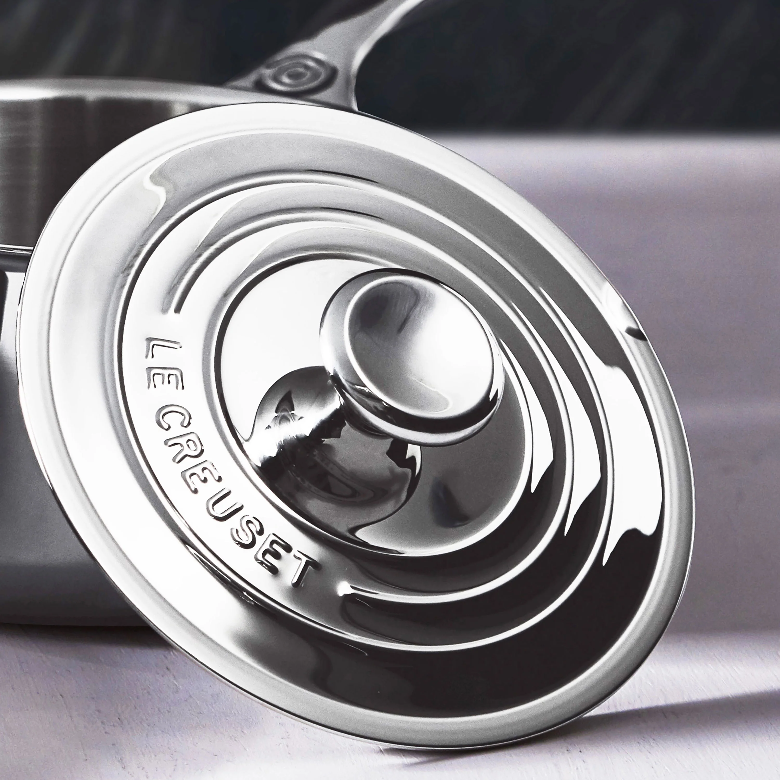 Le Creuset Stainless Steel 4-quart Saucepan - Image 6