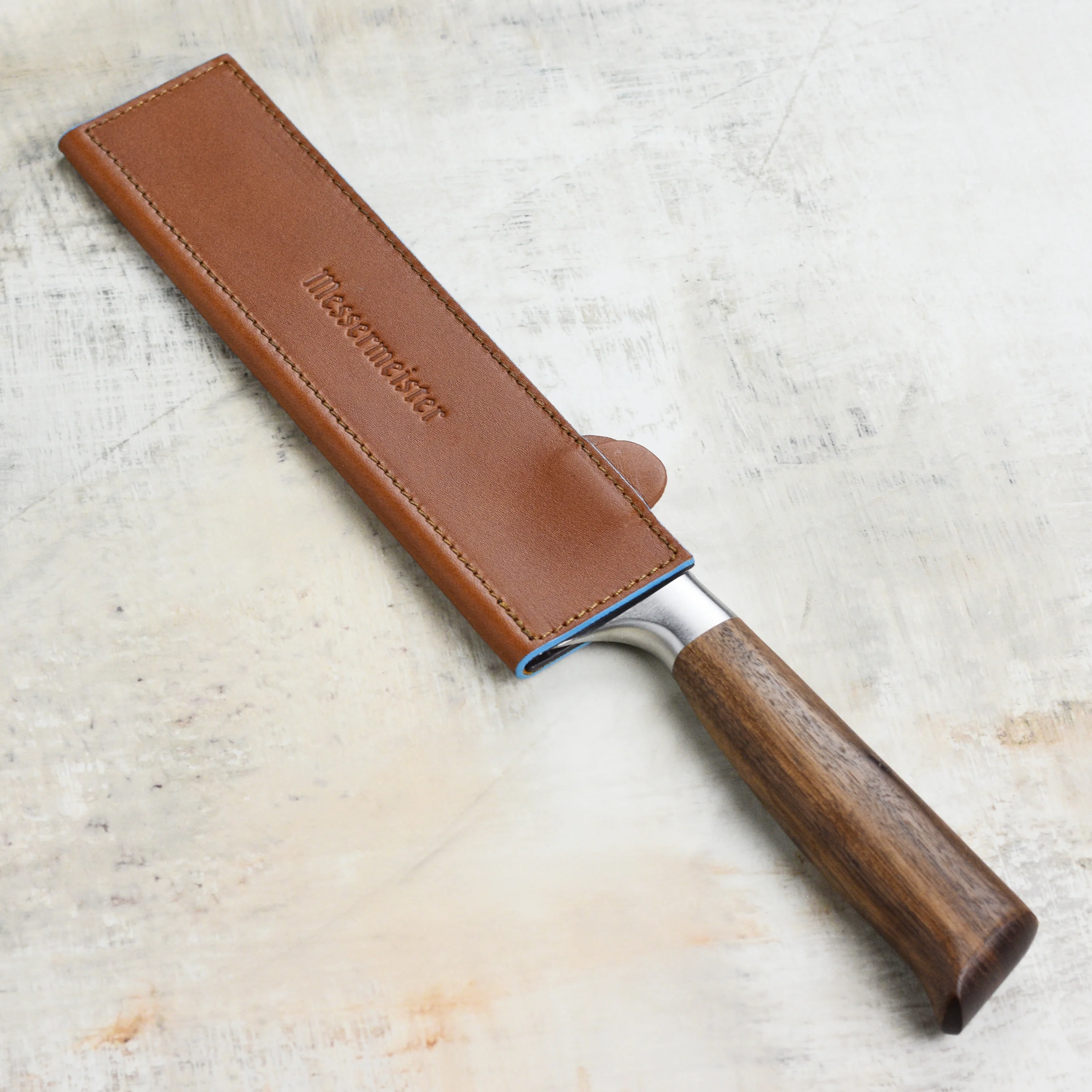Messermeister 8.5" Saddle Magnetic Leather Edge-Guard - Image 2