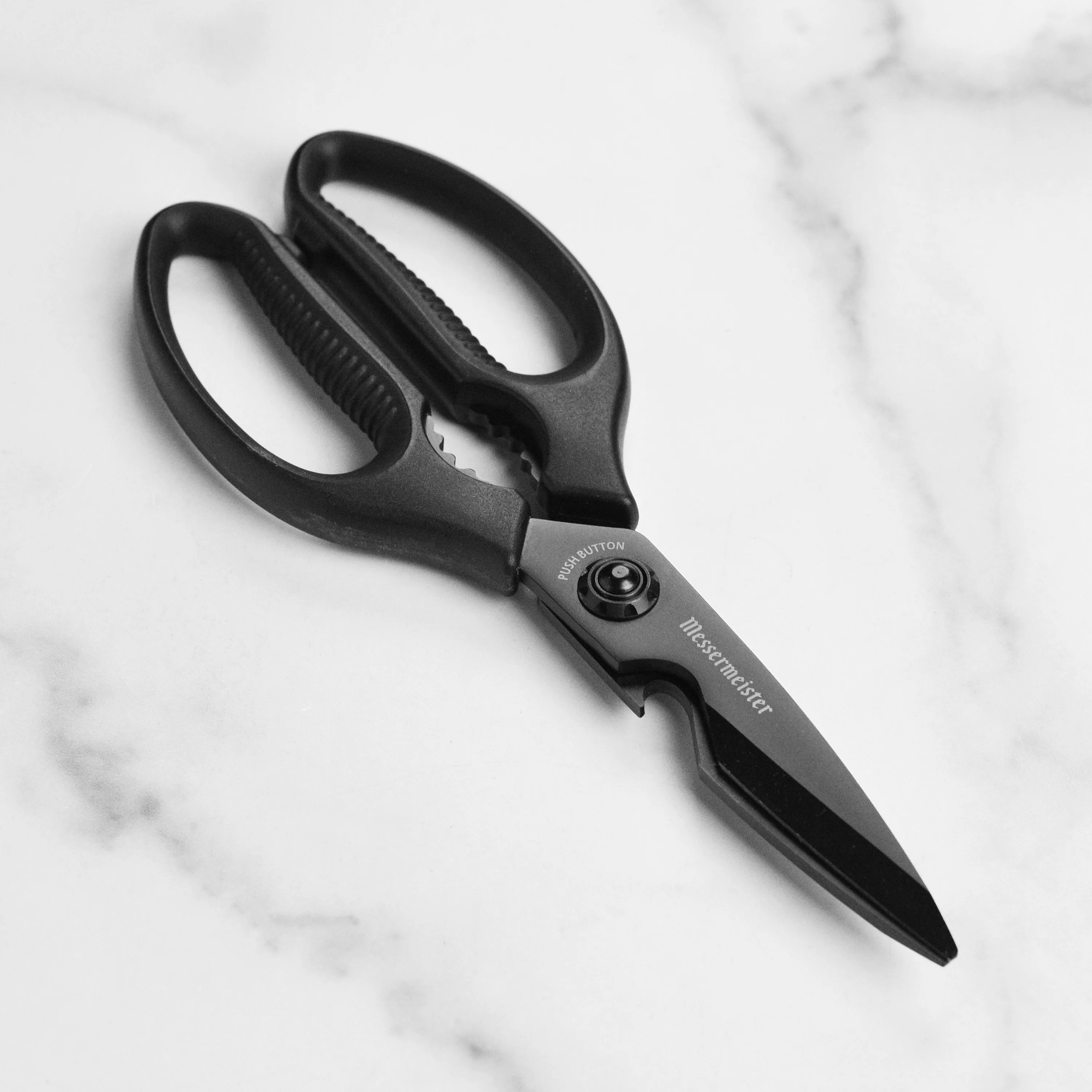 Messermeister Titanium Push Button Kitchen Shears - Image 3
