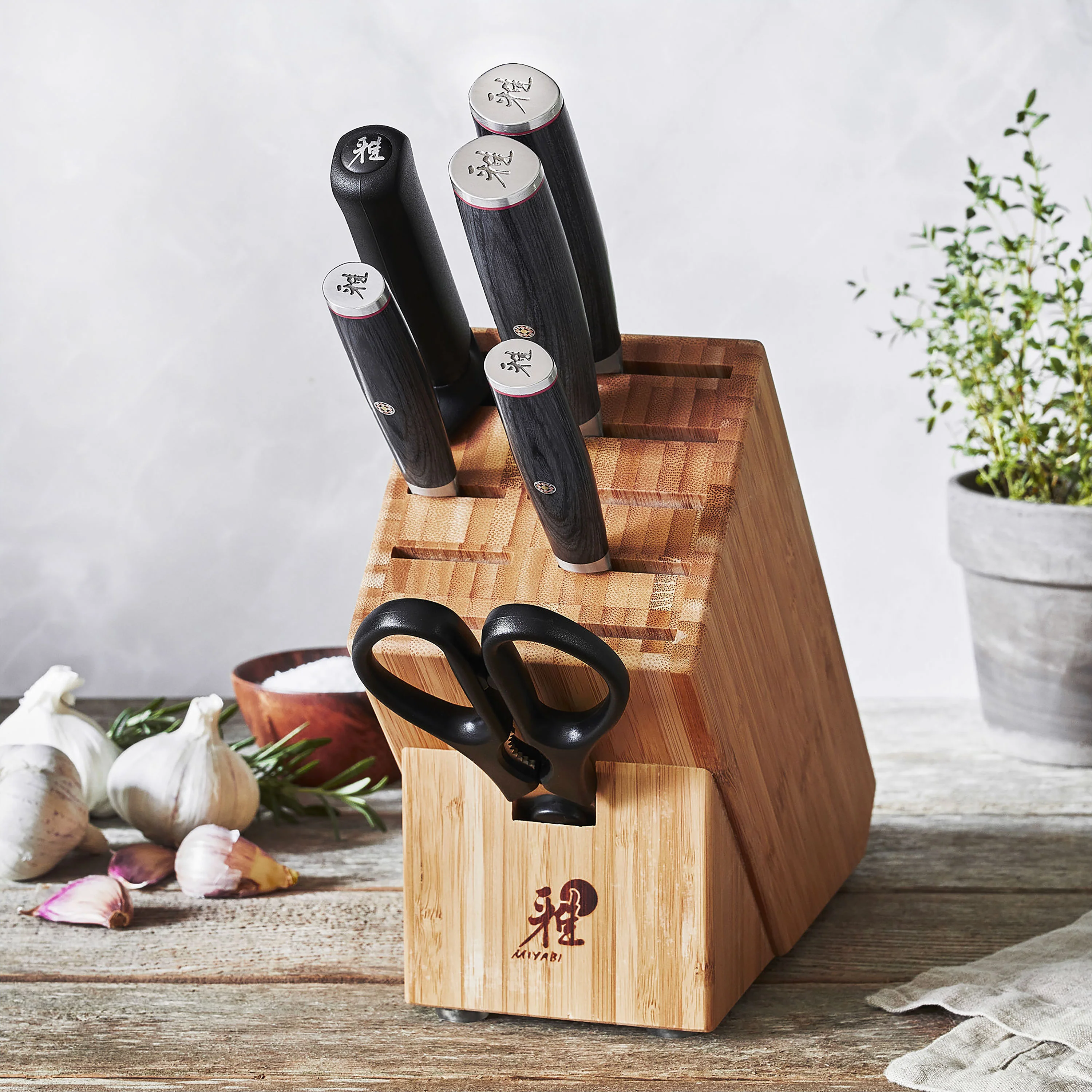 Miyabi 10 Slot Bamboo Knife Block - Image 2