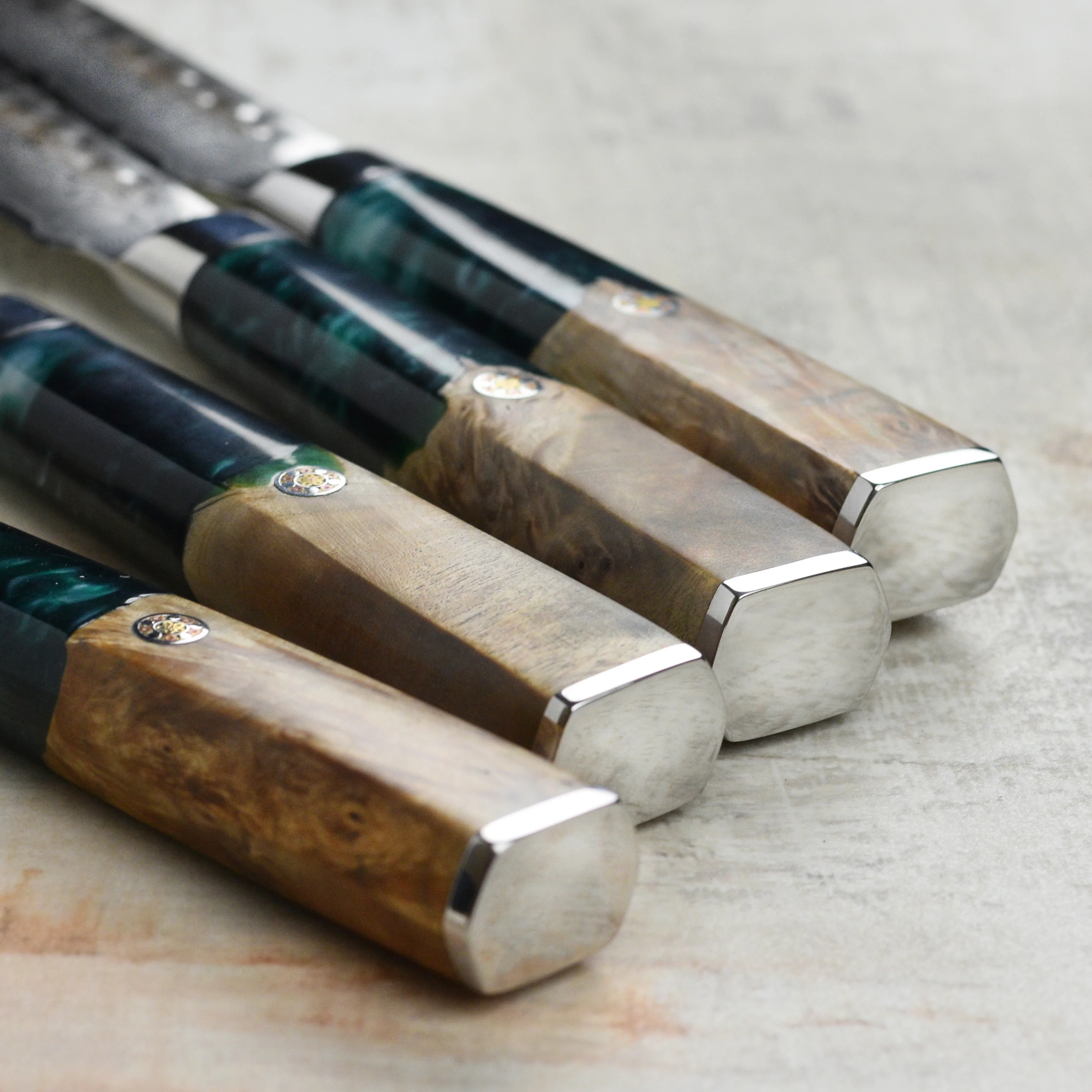 Nexus 4 Piece Damascus Steak Knife Set, Teal Resin & Stabilized Wood - Image 6
