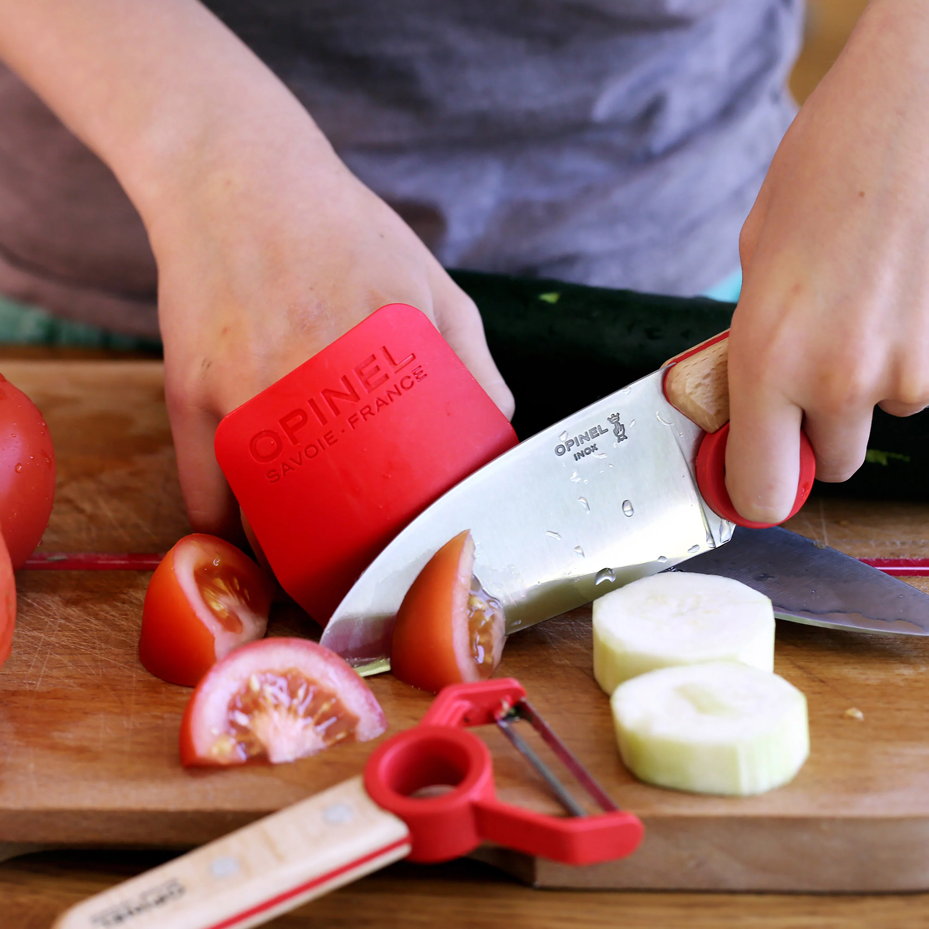 Opinel 3 Piece Le Petit Chef Children's Cooking Set - Image 2