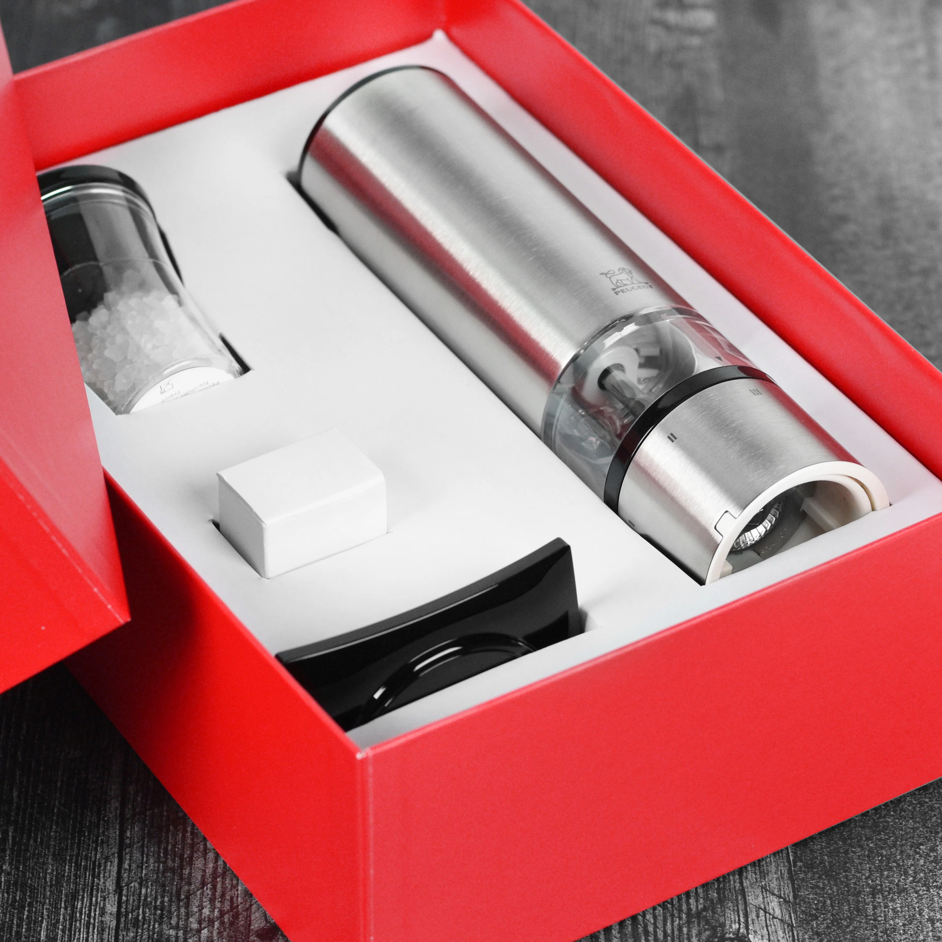 Peugeot Elis Sense 8" Stainless Steel Electric Salt Mill - Image 3