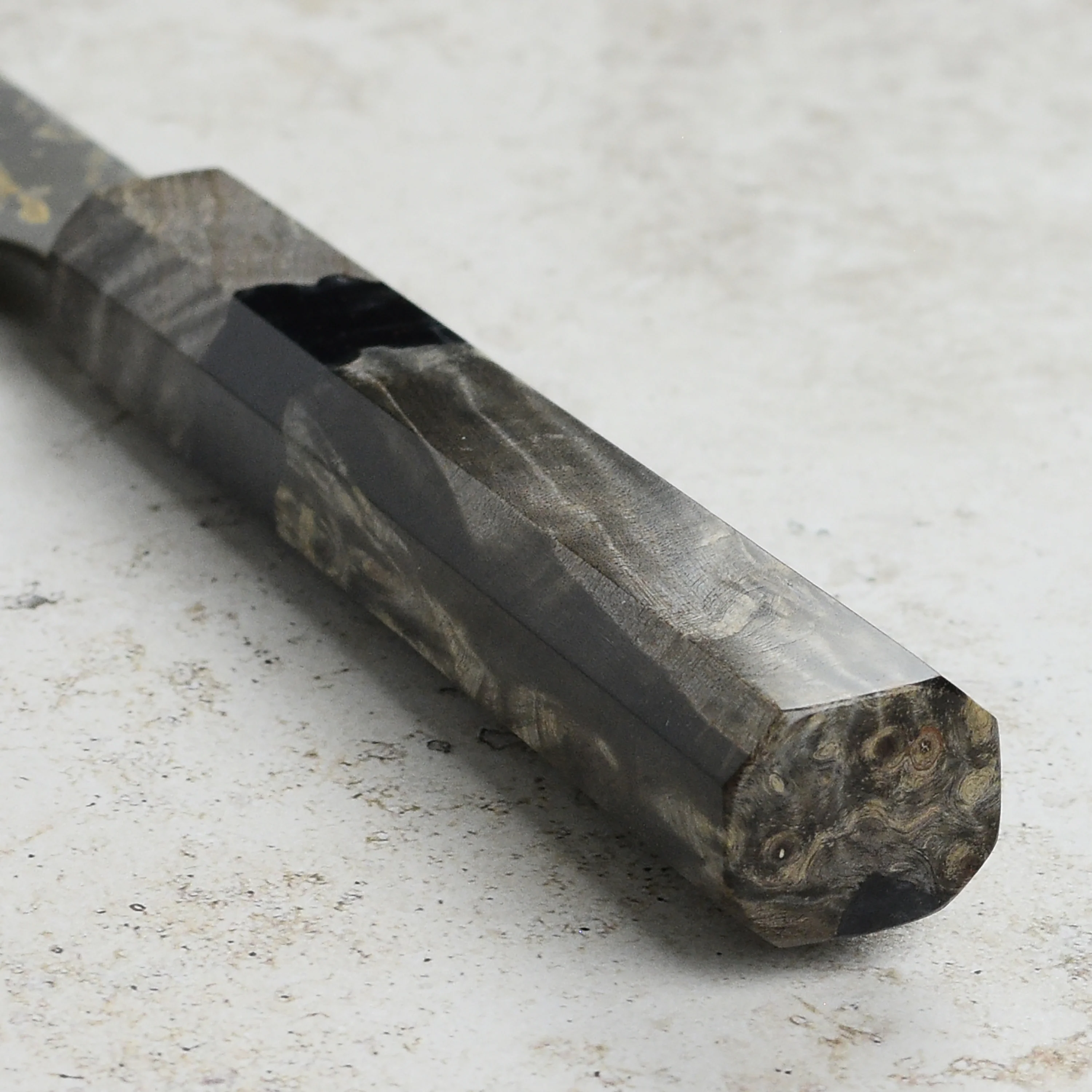 Saji Black Gold Damascus 6.5" Santoku, Stabilized Birch - Image 2