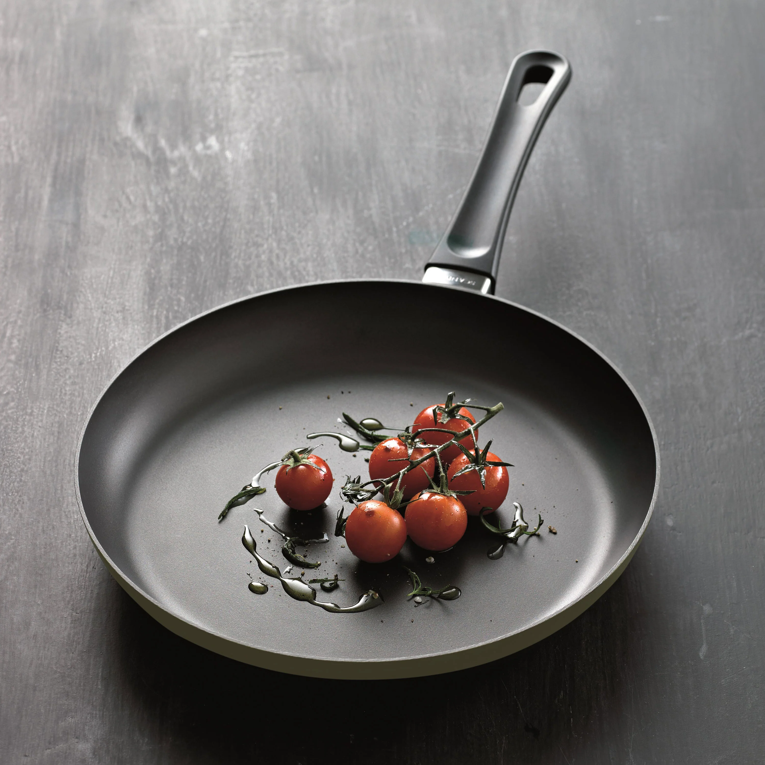 Scanpan Classic 10.25 & 12.5" Nonstick Fry Pan Set with Lids - Image 5