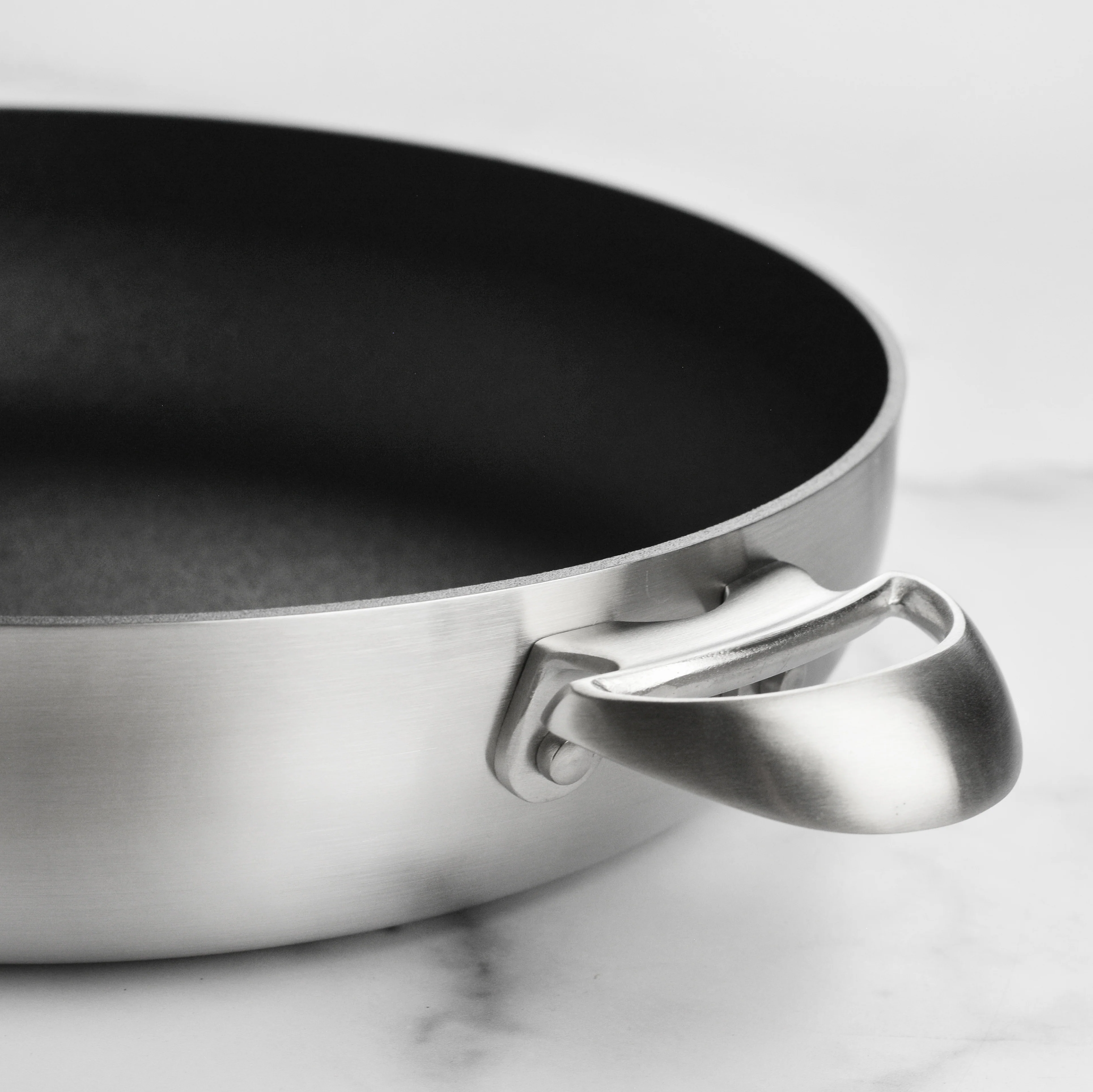Scanpan CX+ 5.5-quart Stainless Steel Nonstick Braiser - Image 6