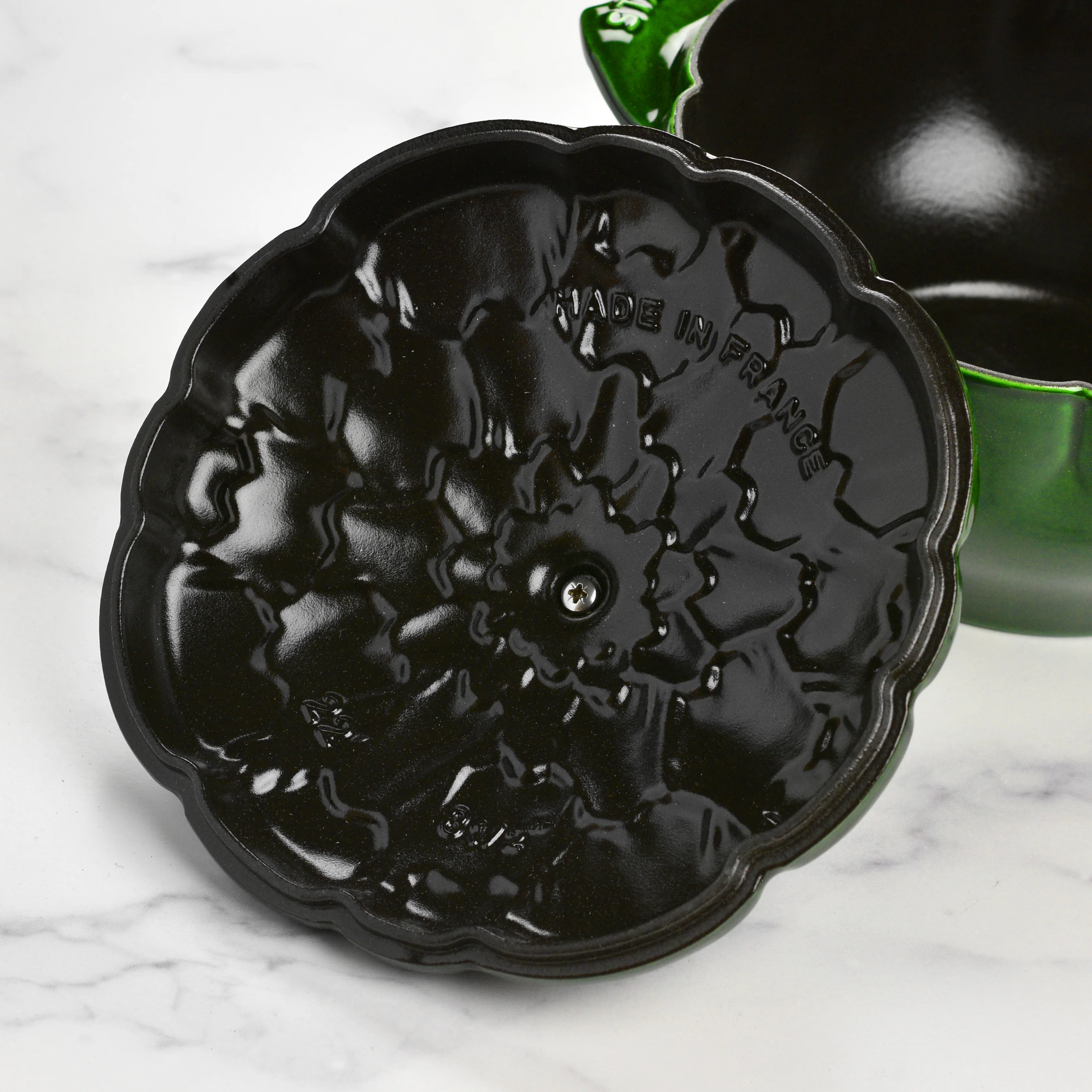 Staub 3-quart Basil Artichoke Cocotte - Image 7