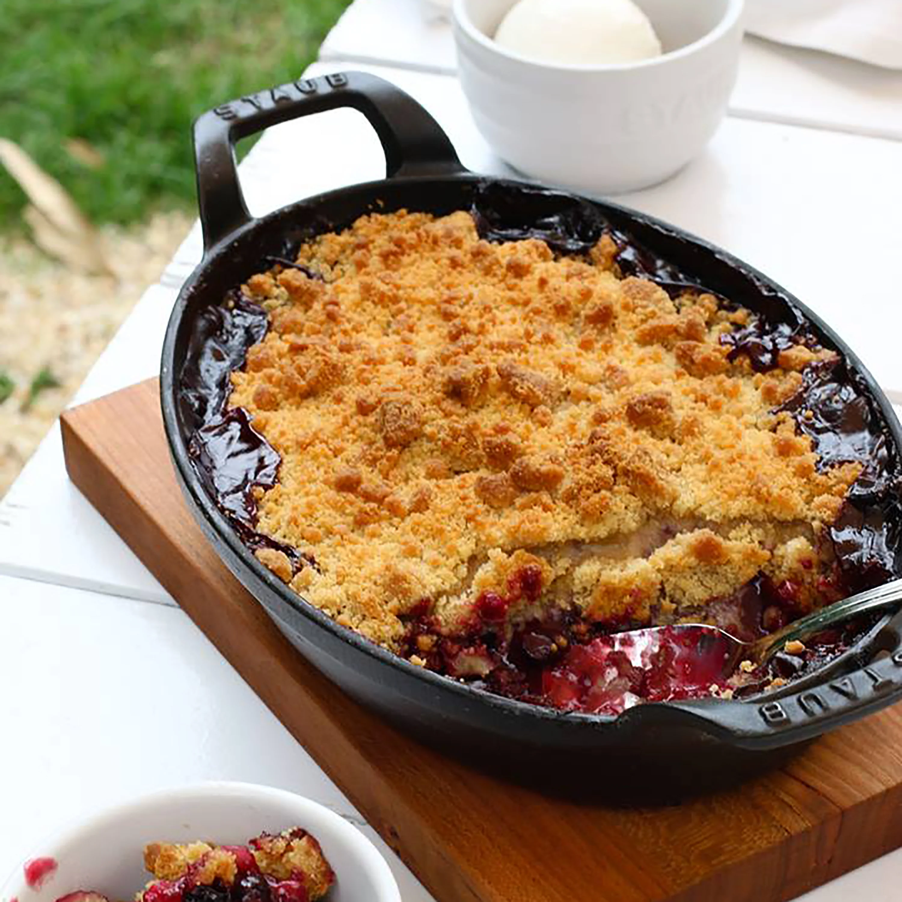 Staub Cast Iron 14.5" x 11.2" Matte Black Oval Au Gratin - Image 2