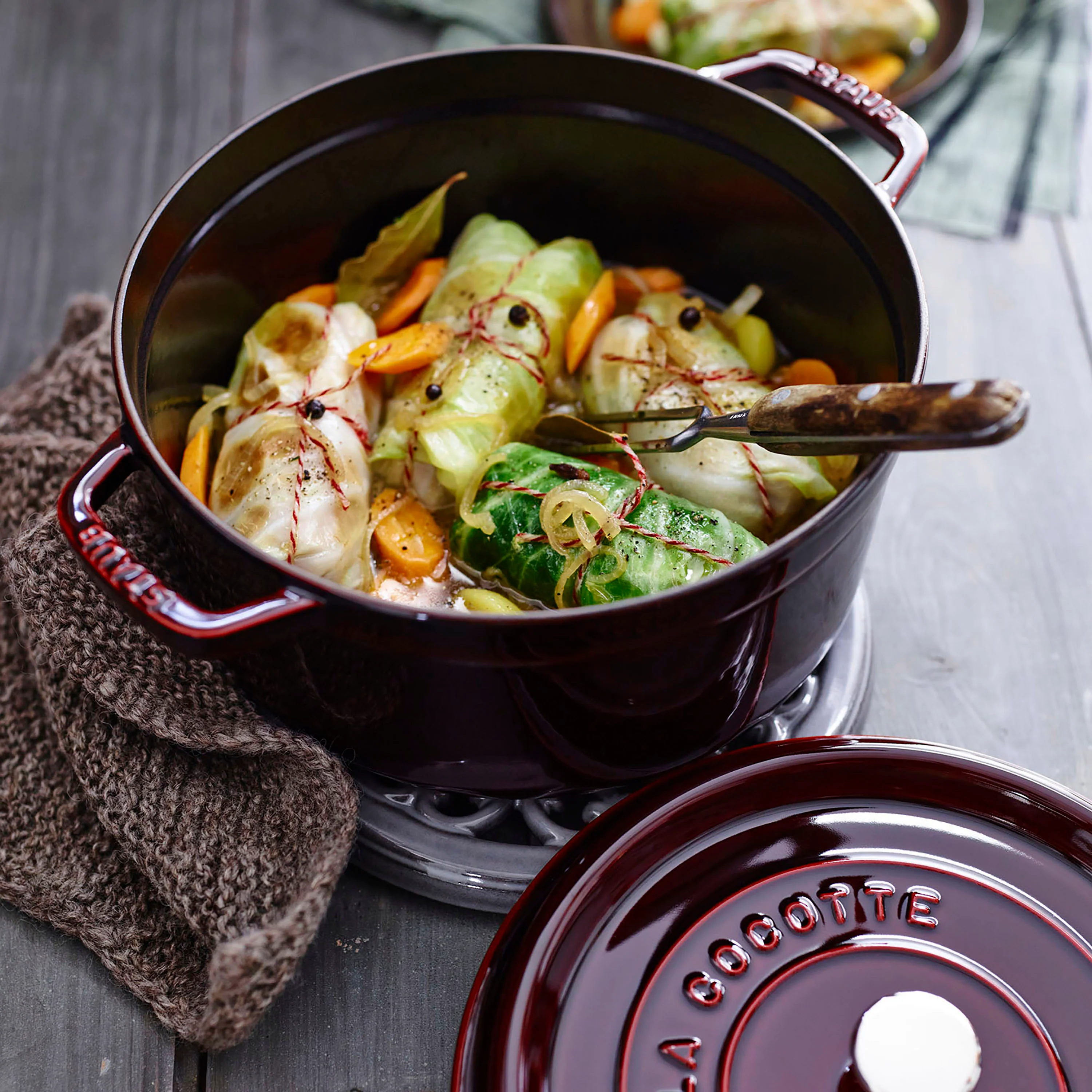 Staub 9-quart Grenadine Round Dutch Oven - Image 5