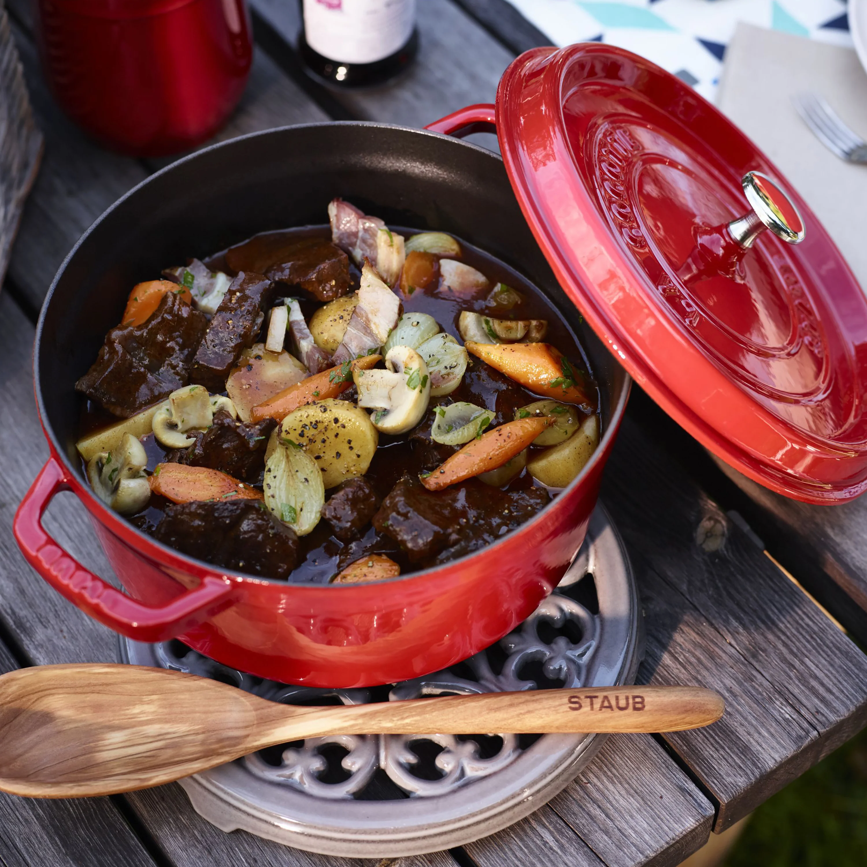 Staub 7-quart Cherry Red Round Dutch Oven - Image 5
