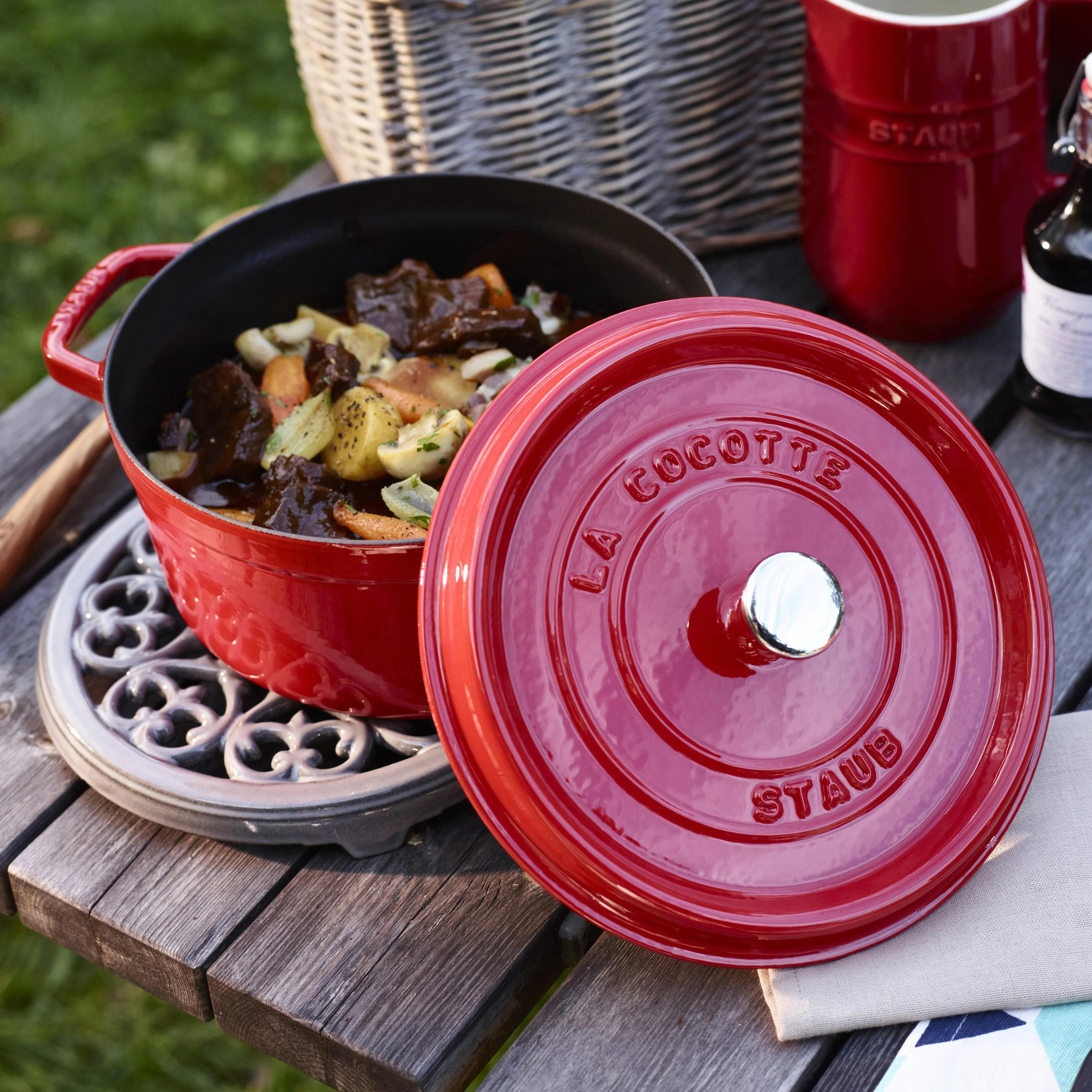 Staub 7-quart Cherry Red Round Dutch Oven - Image 6