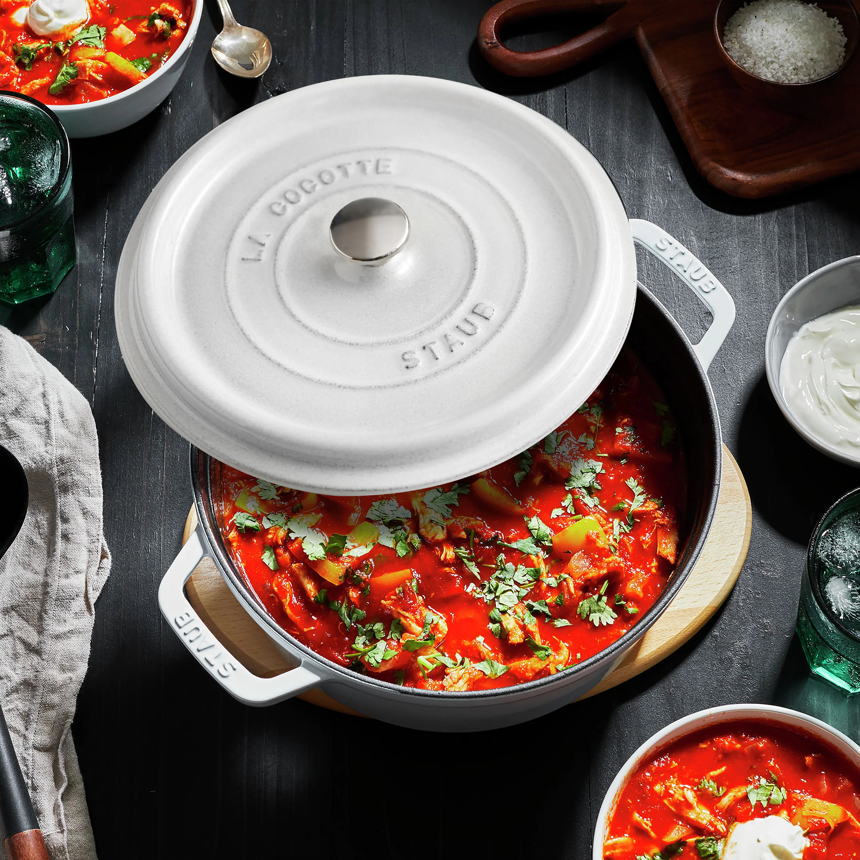 Staub 7-quart White Round Dutch Oven - Image 2